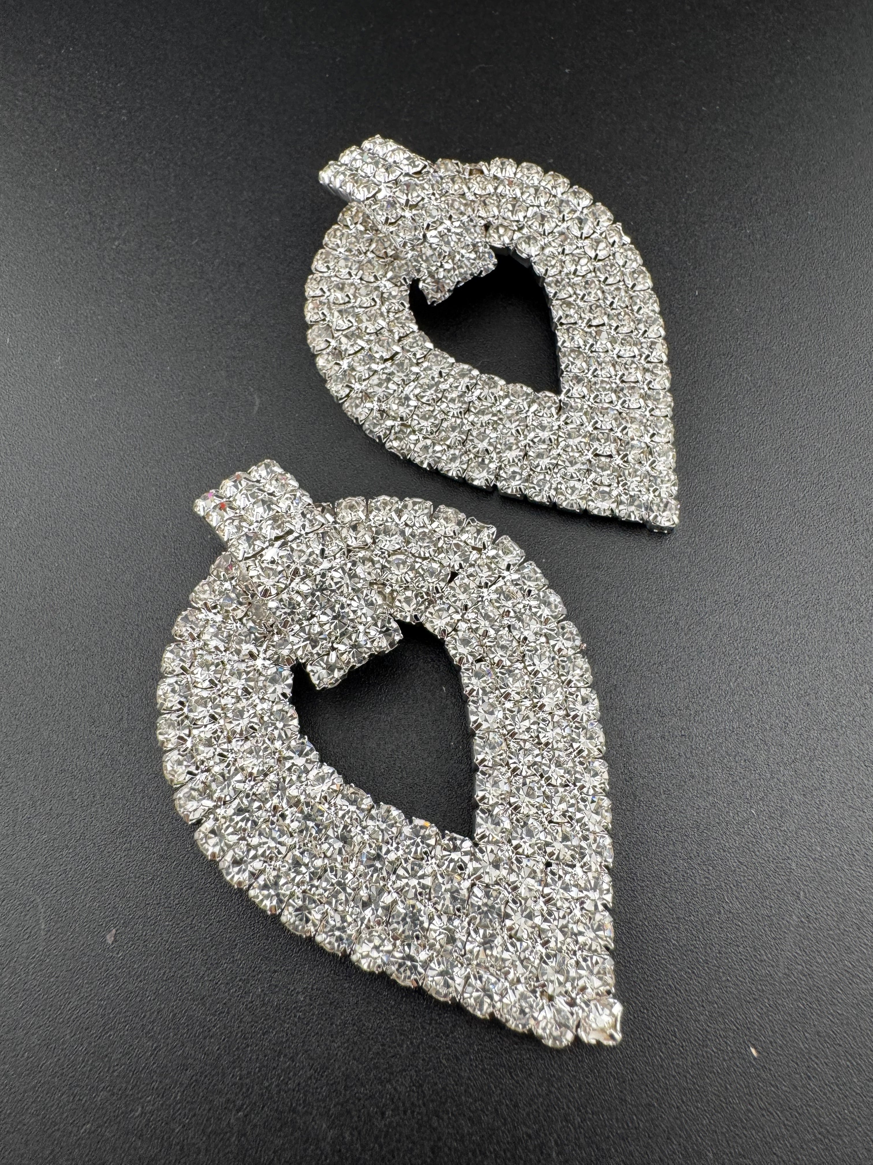 Oversized big clear crystal diamanté teardrop clip on earrings, silver tone