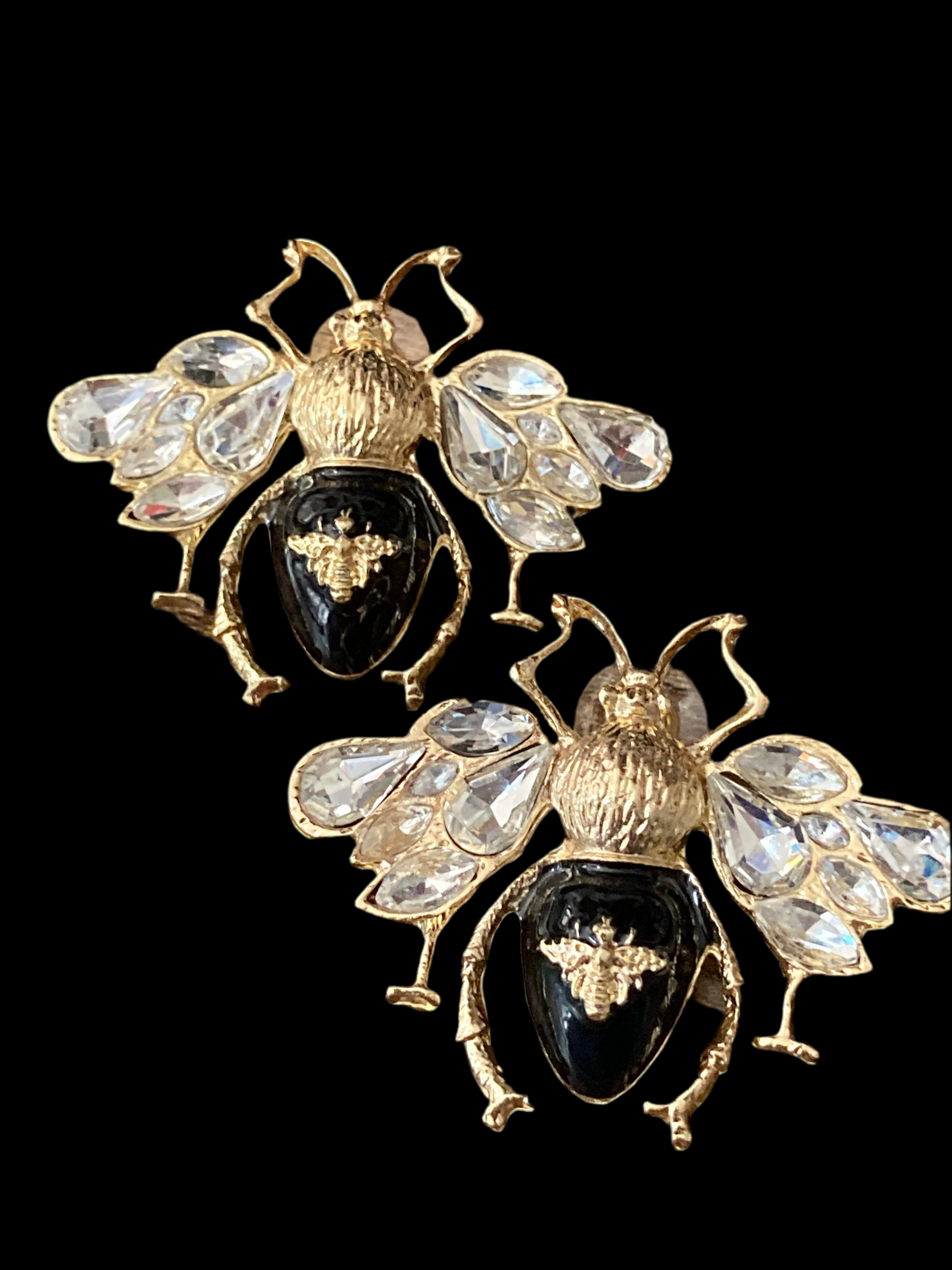 Oversized bee earrings black and gold