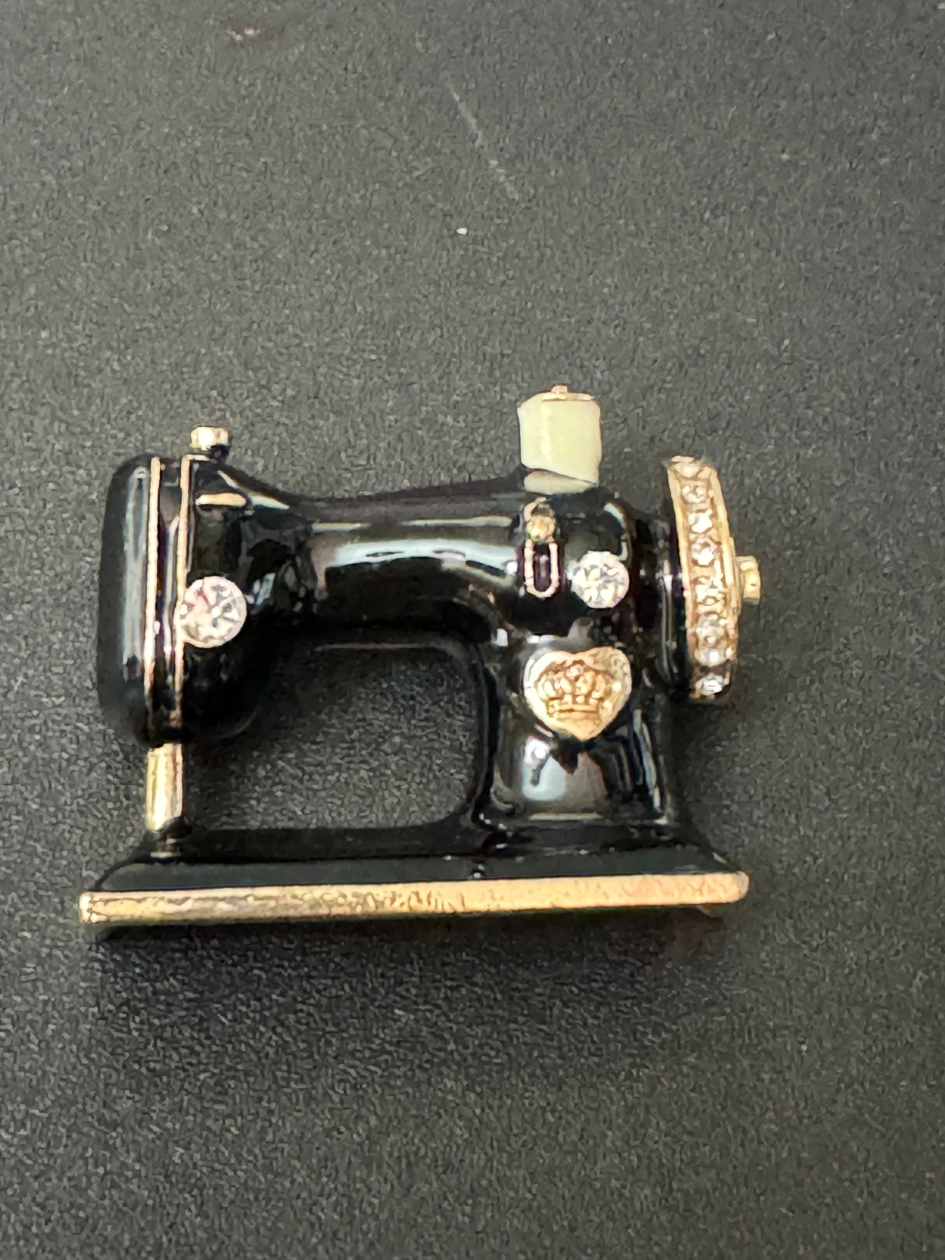 Vintage style sewing machine brooch black , gold tone enamel with crystals