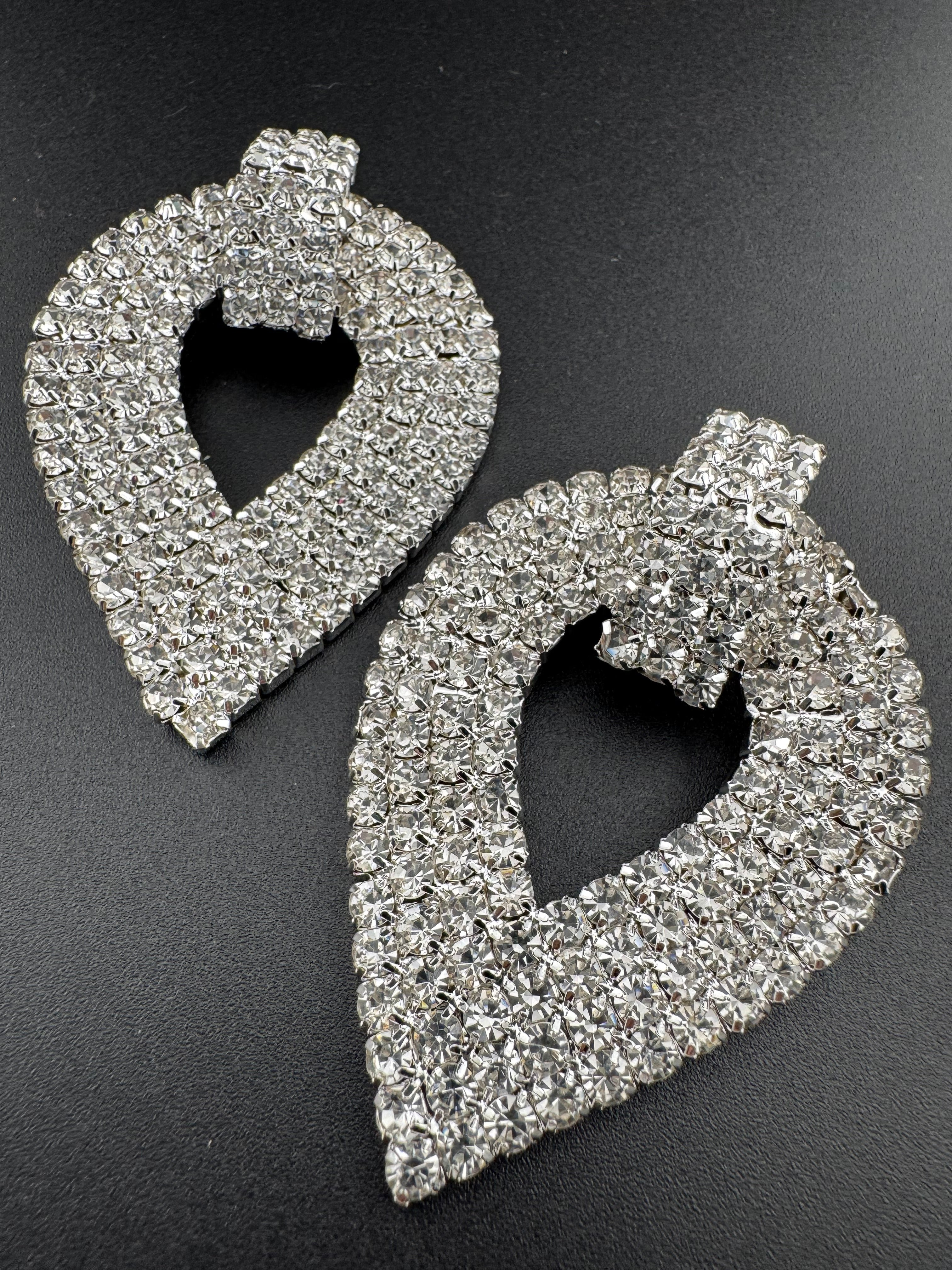 Oversized big clear crystal diamanté teardrop clip on earrings, silver tone