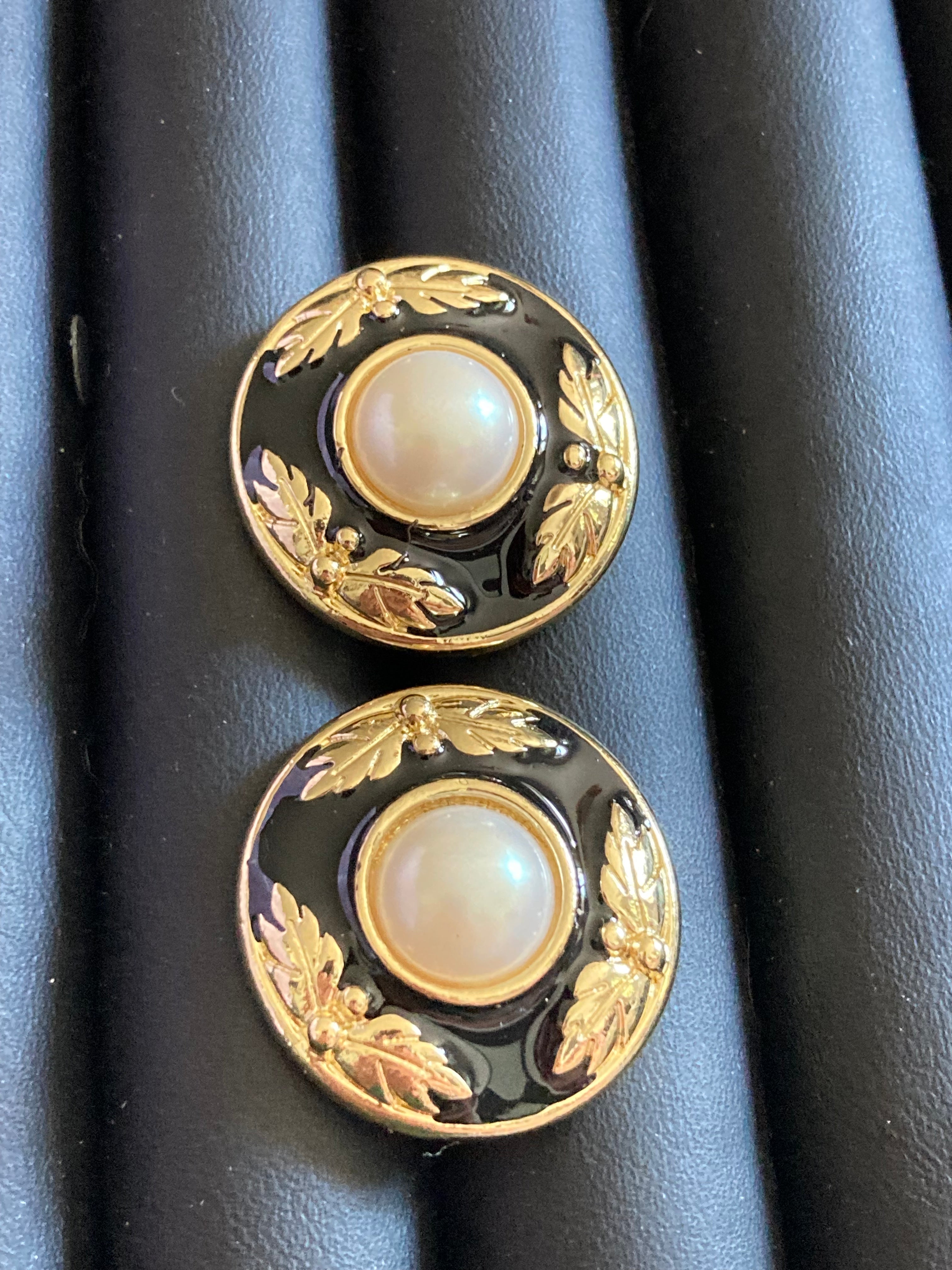 Black enamel gold pearl gripoix style cabochon round pierced earrings