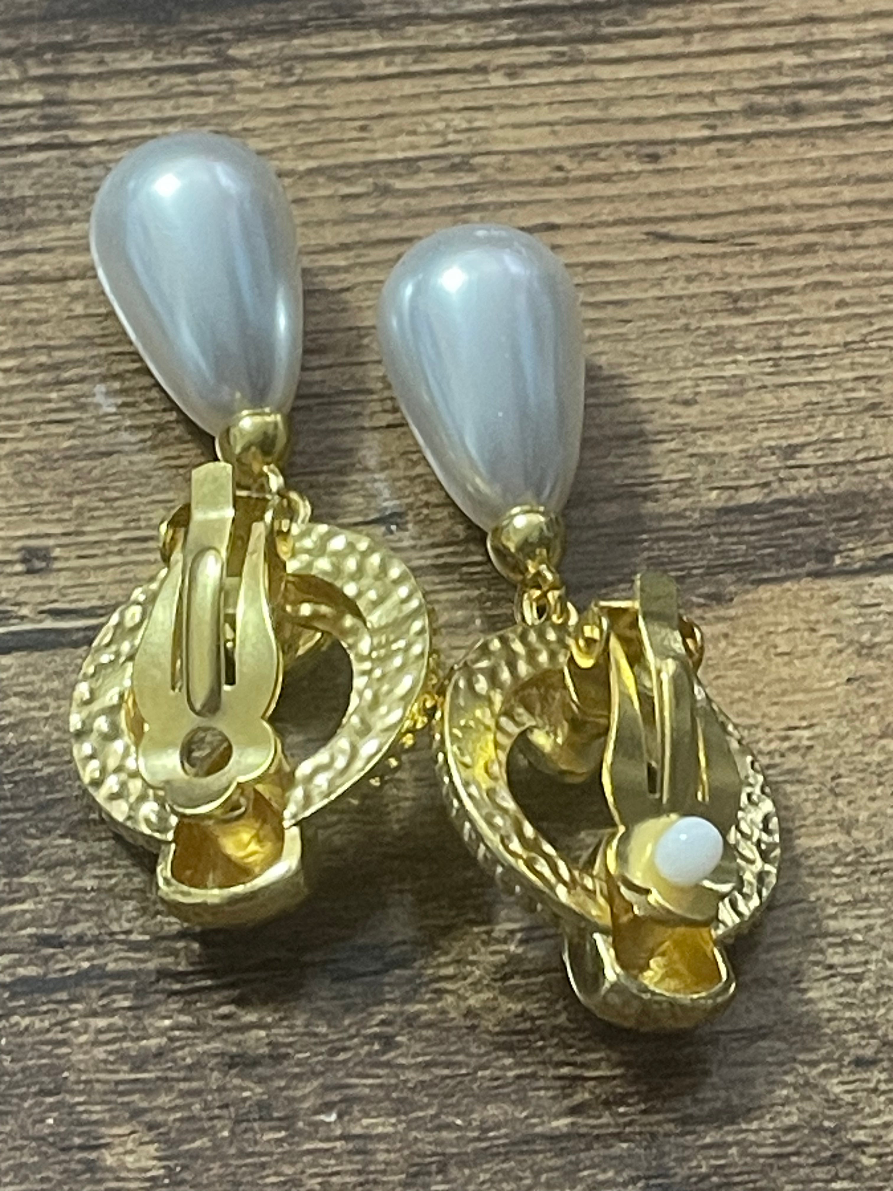 Dangly gold emerald pink pearl teardrop gripoix style clip on drop earrings