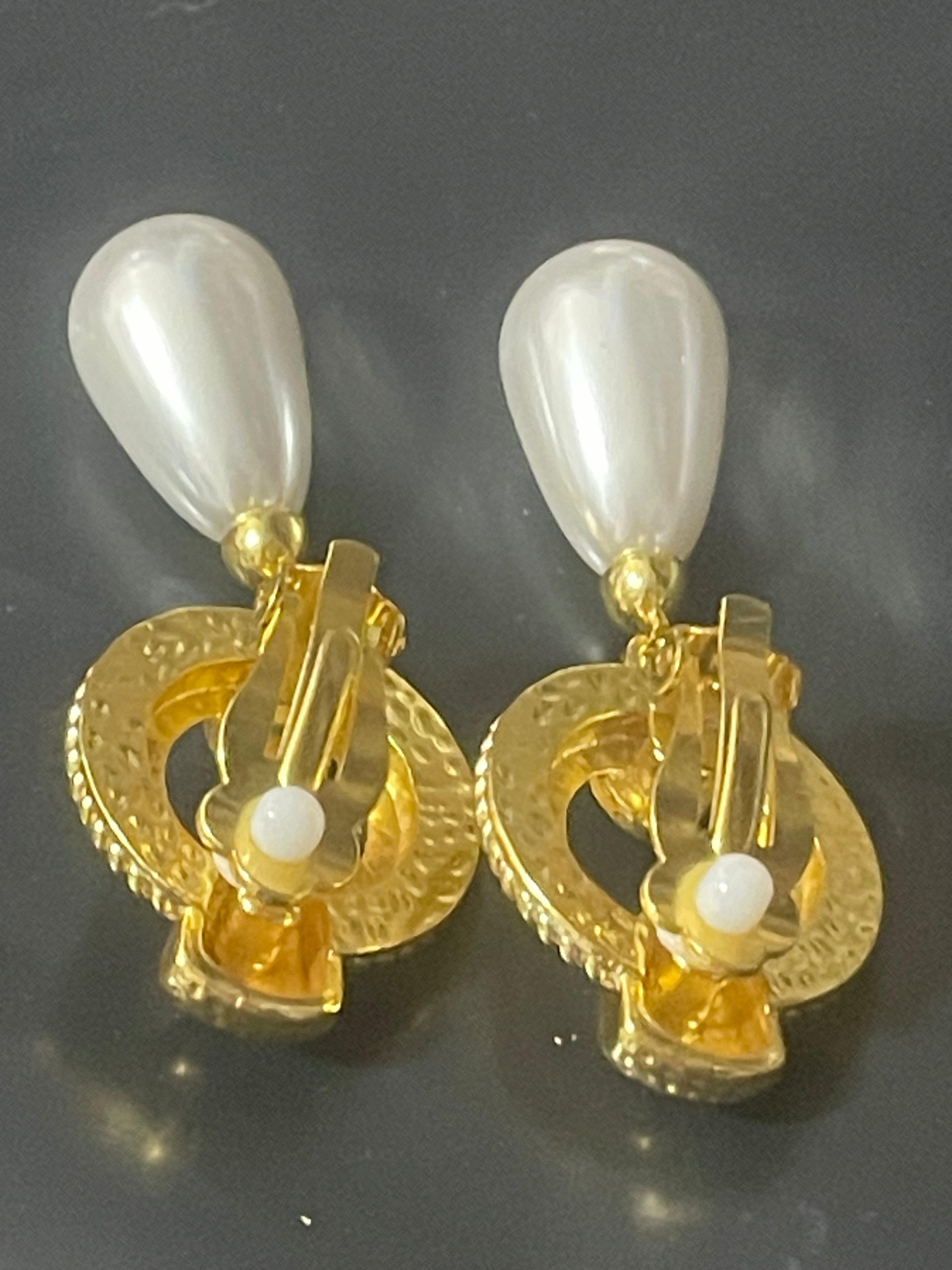 Dangly gold emerald pink pearl teardrop gripoix style clip on drop earrings