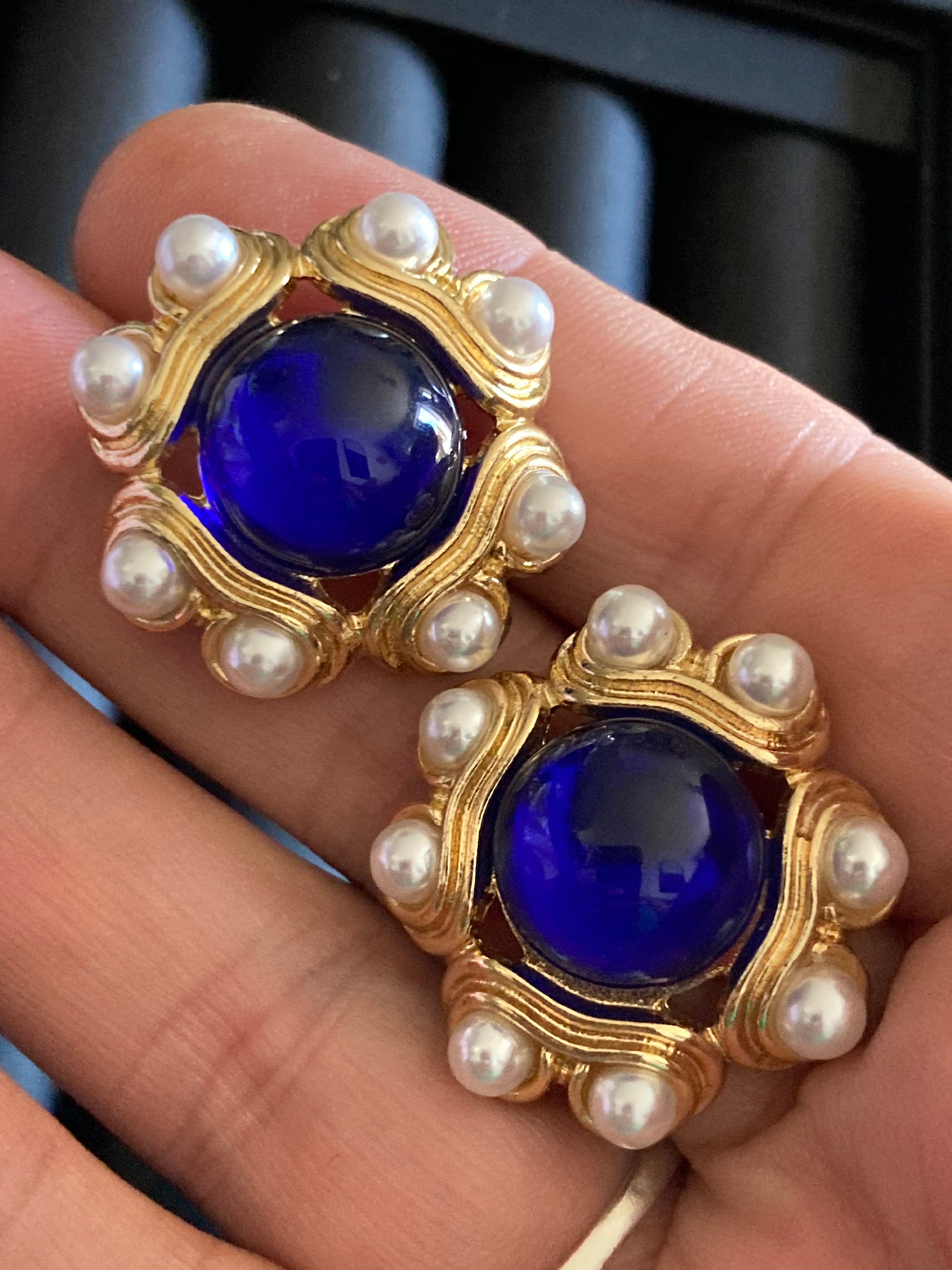 gold sapphire blue faux pearl gripoix style cabochon round pierced stud earrings