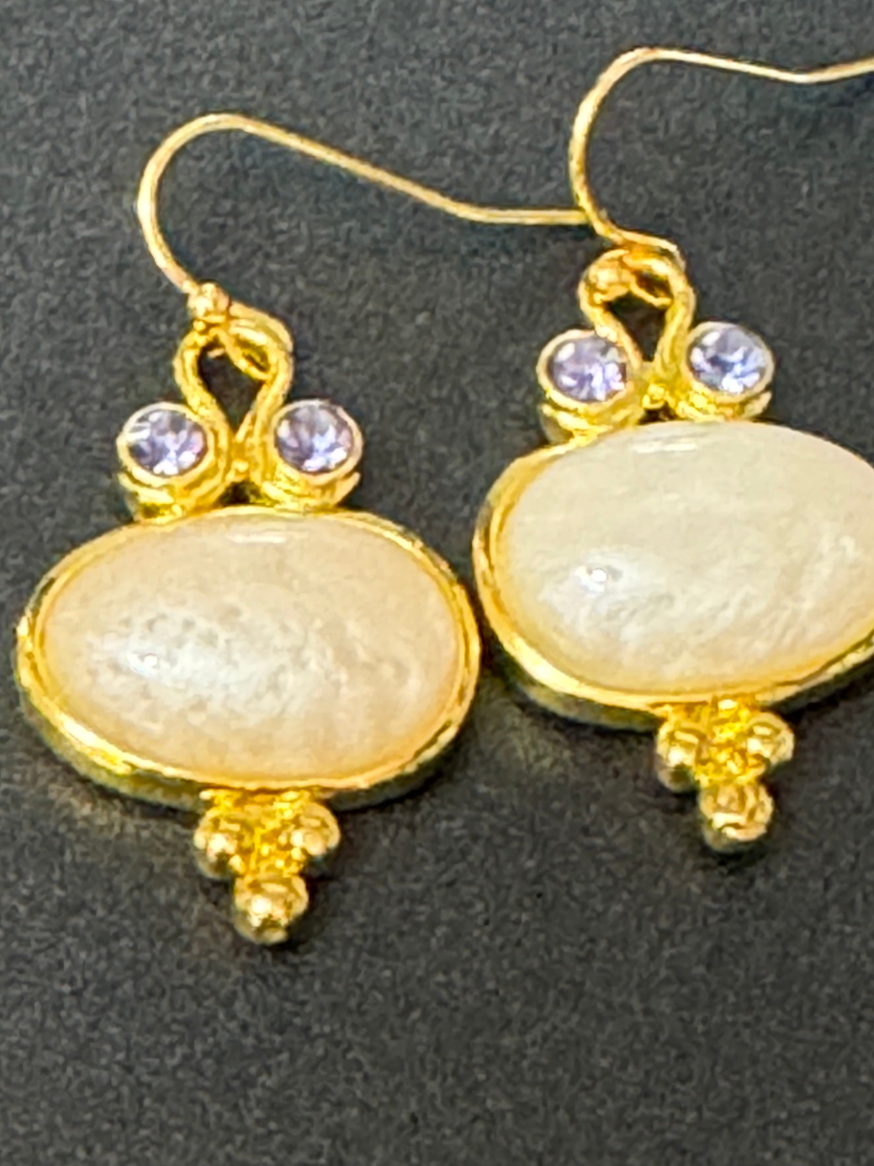 Dainty Etruscan gold tone purple crystal faux pearl cabochon pierced drop earrings