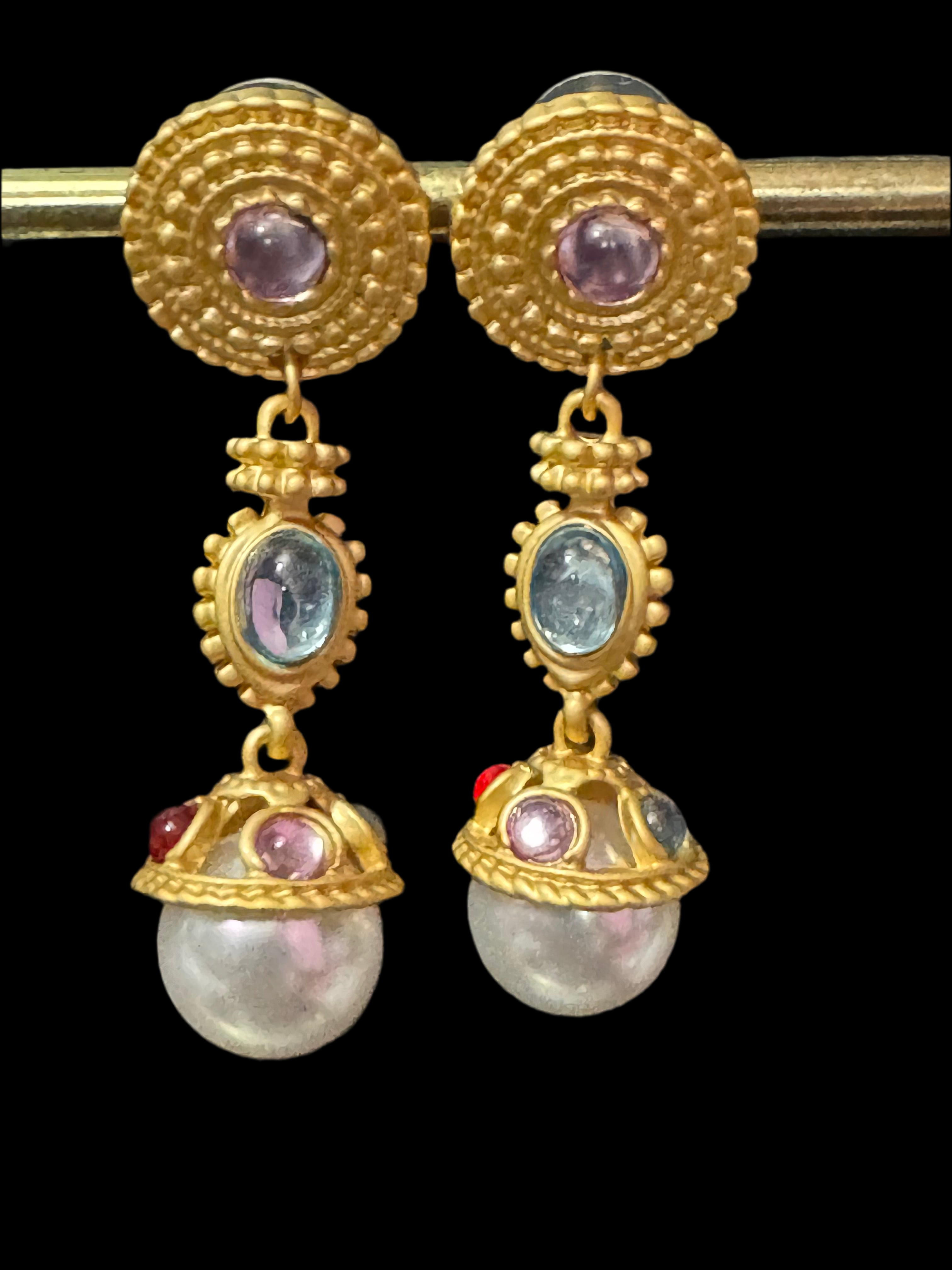 Matt gold Etruscan Gripoix style cabochon drop earrings