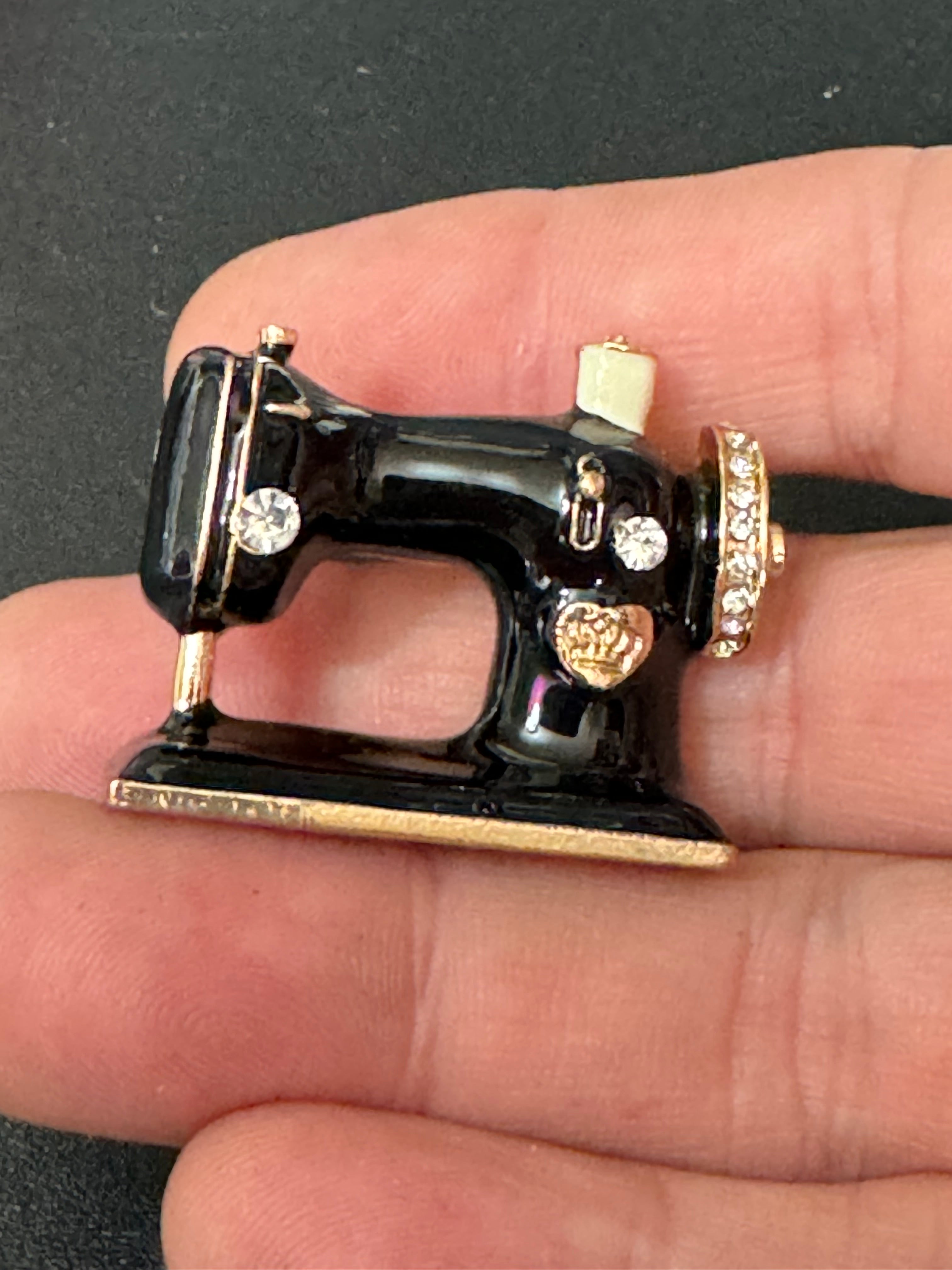 Vintage style sewing machine brooch black , gold tone enamel with crystals