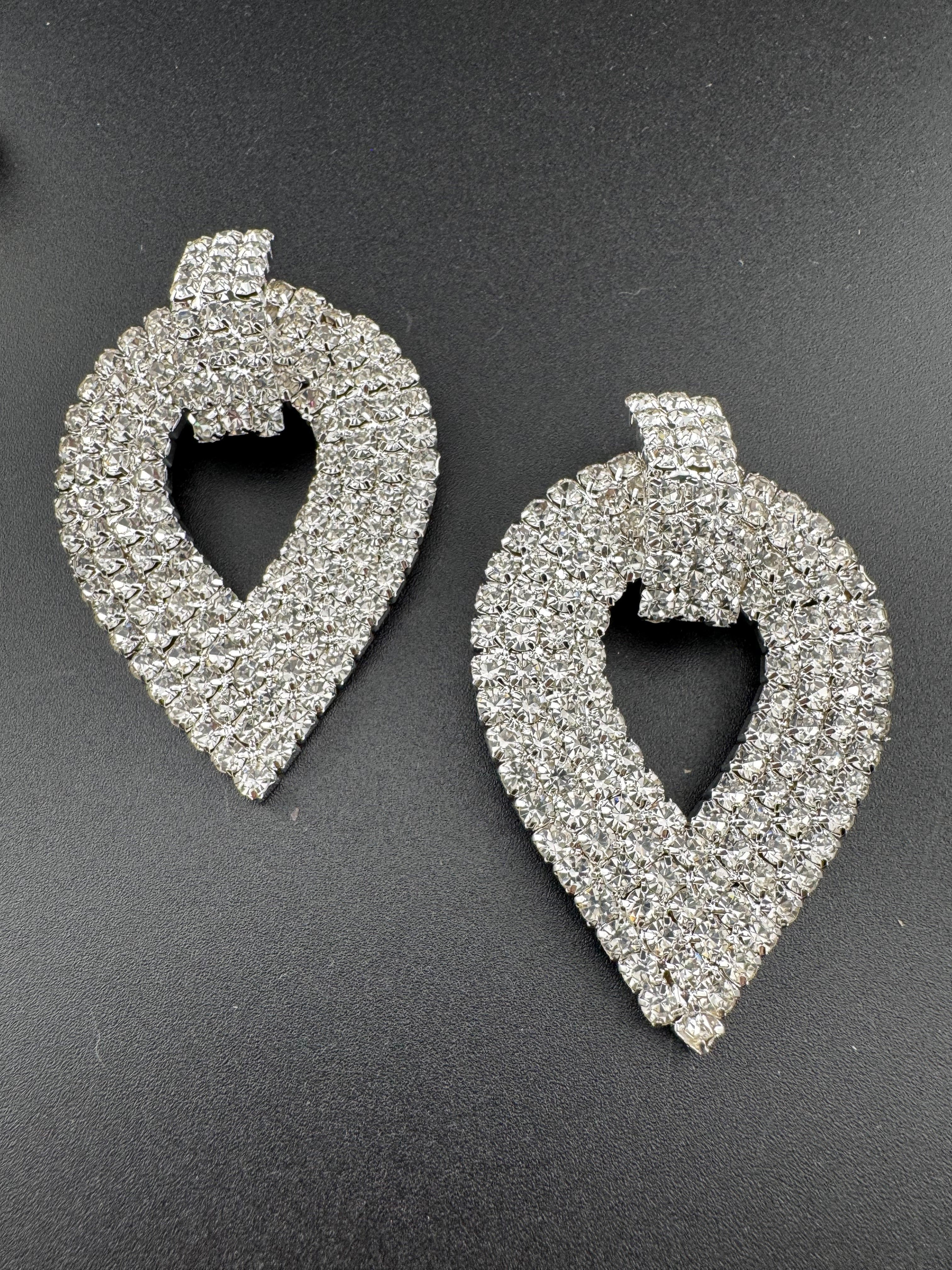 Oversized big clear crystal diamanté teardrop clip on earrings, silver tone