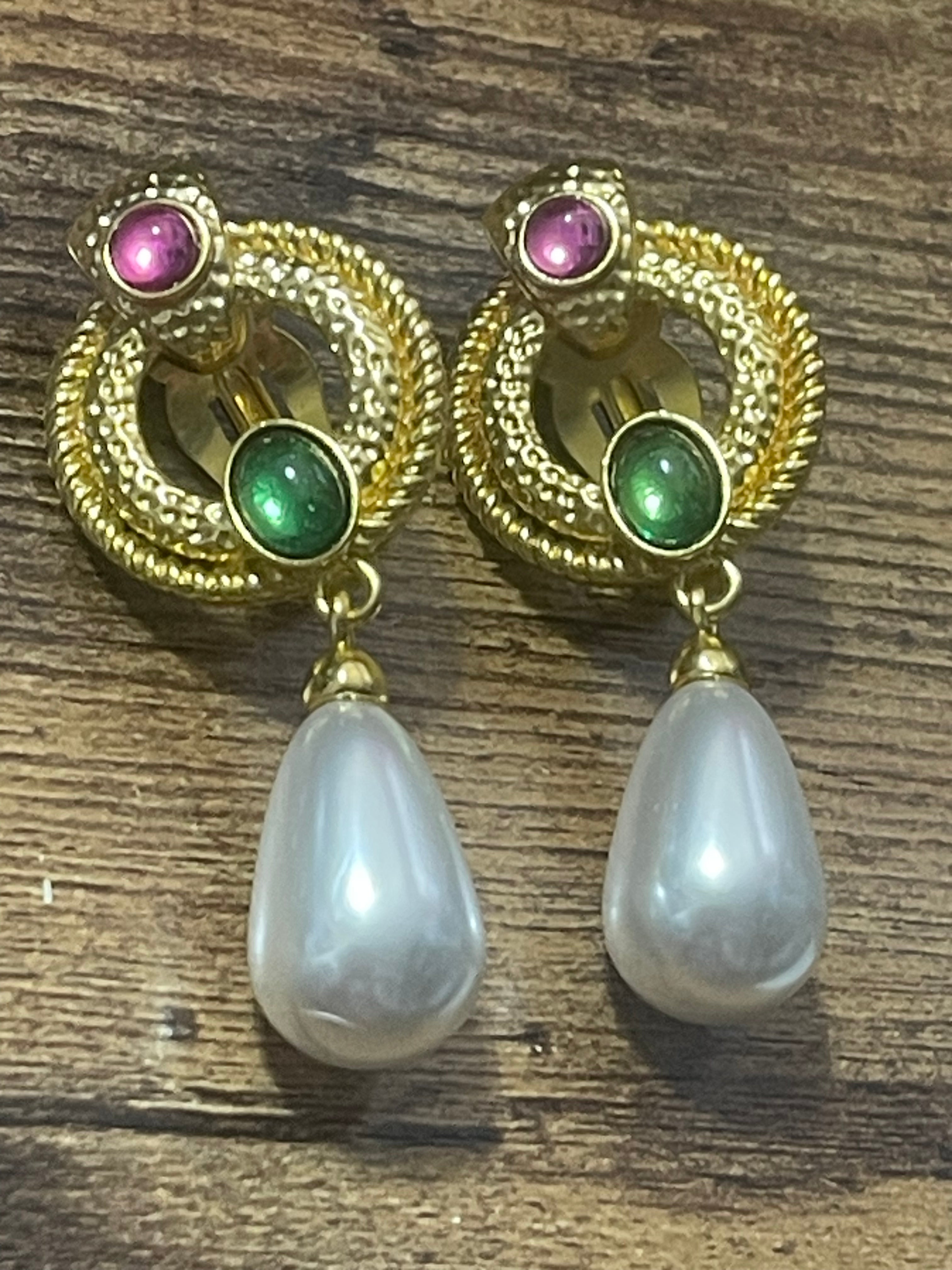 Dangly gold emerald pink pearl teardrop gripoix style clip on drop earrings