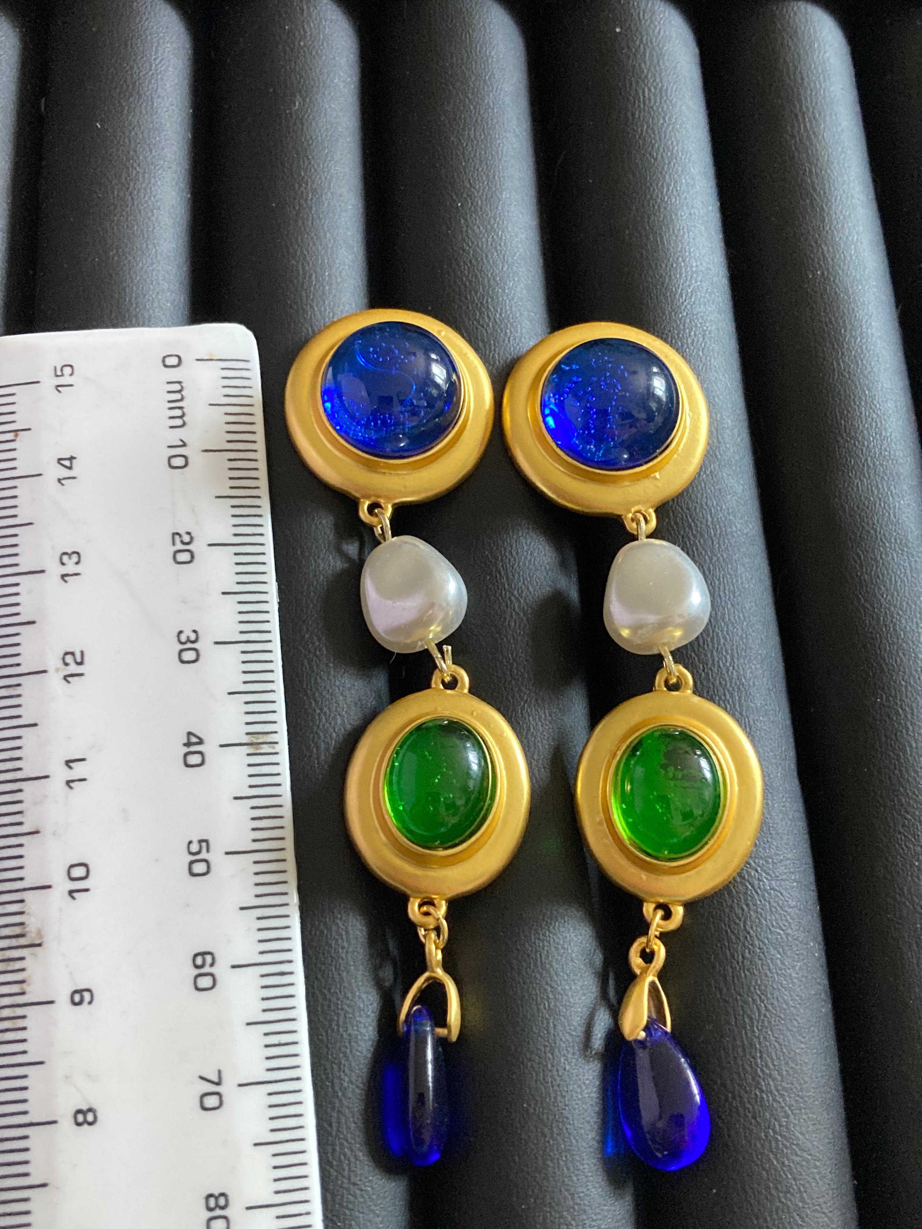 Dangly gold emerald sapphire pearl gripoix style cabochon round pierced drop earrings