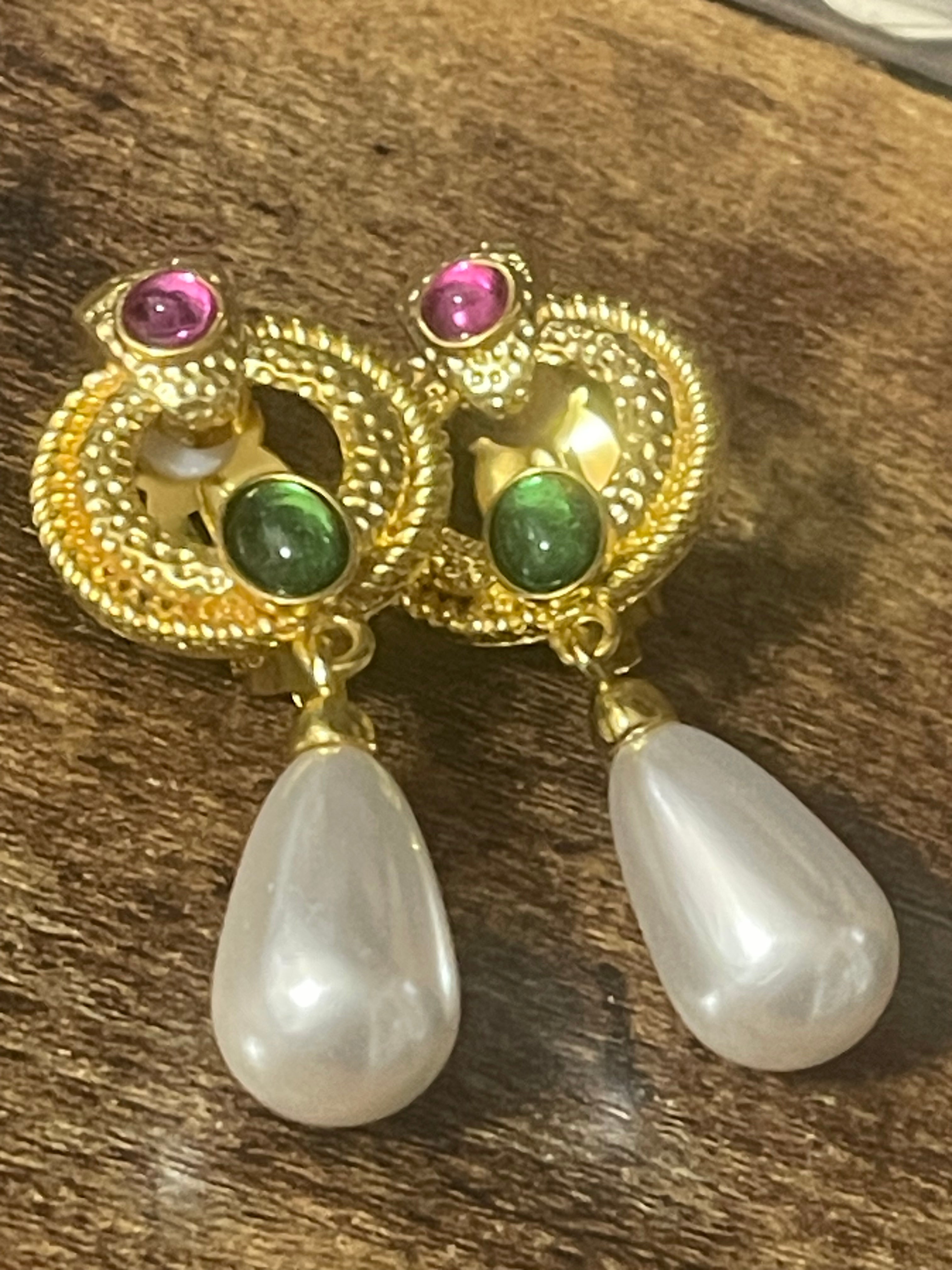 Dangly gold emerald pink pearl teardrop gripoix style clip on drop earrings