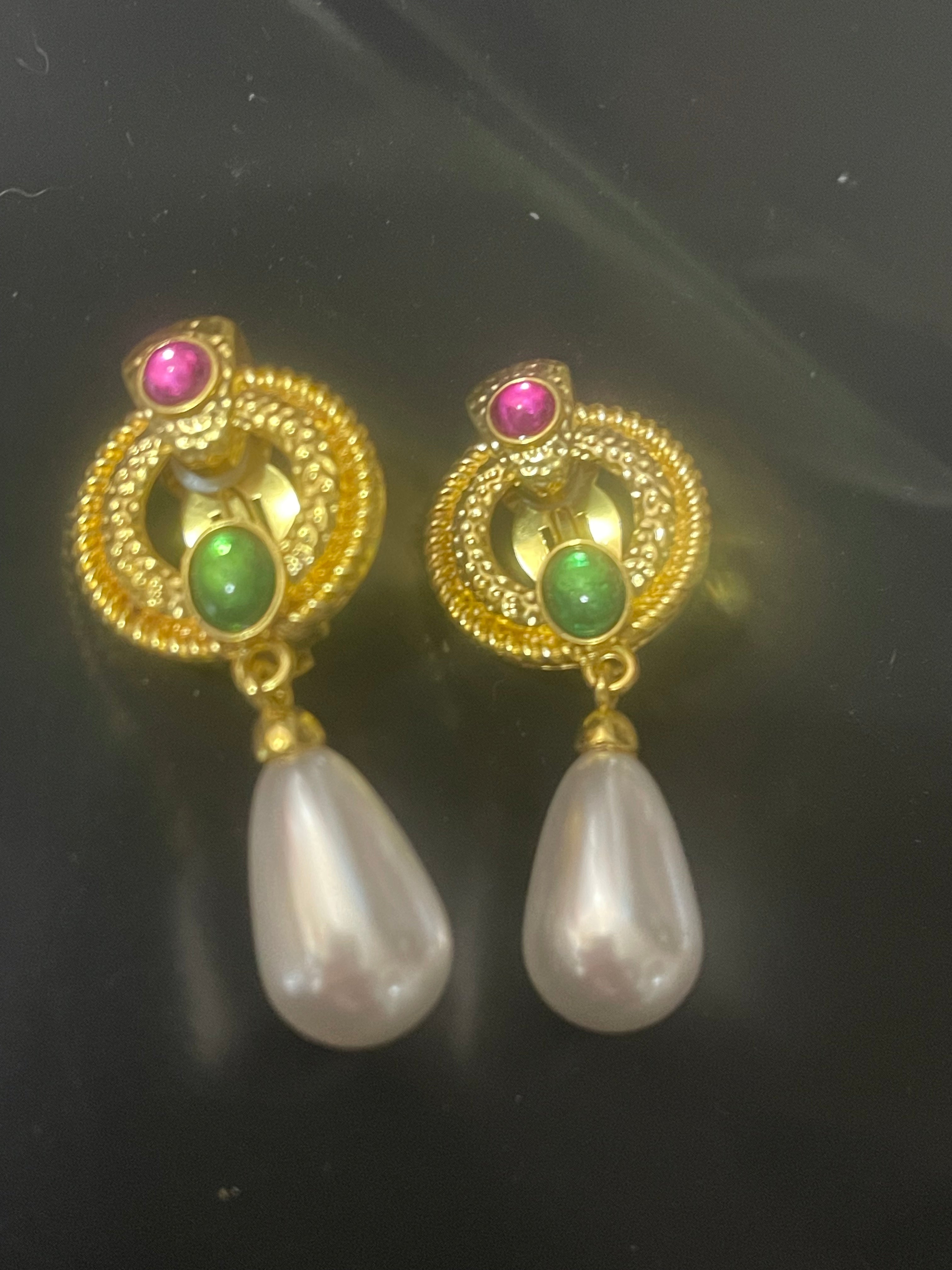 Dangly gold emerald pink pearl teardrop gripoix style clip on drop earrings