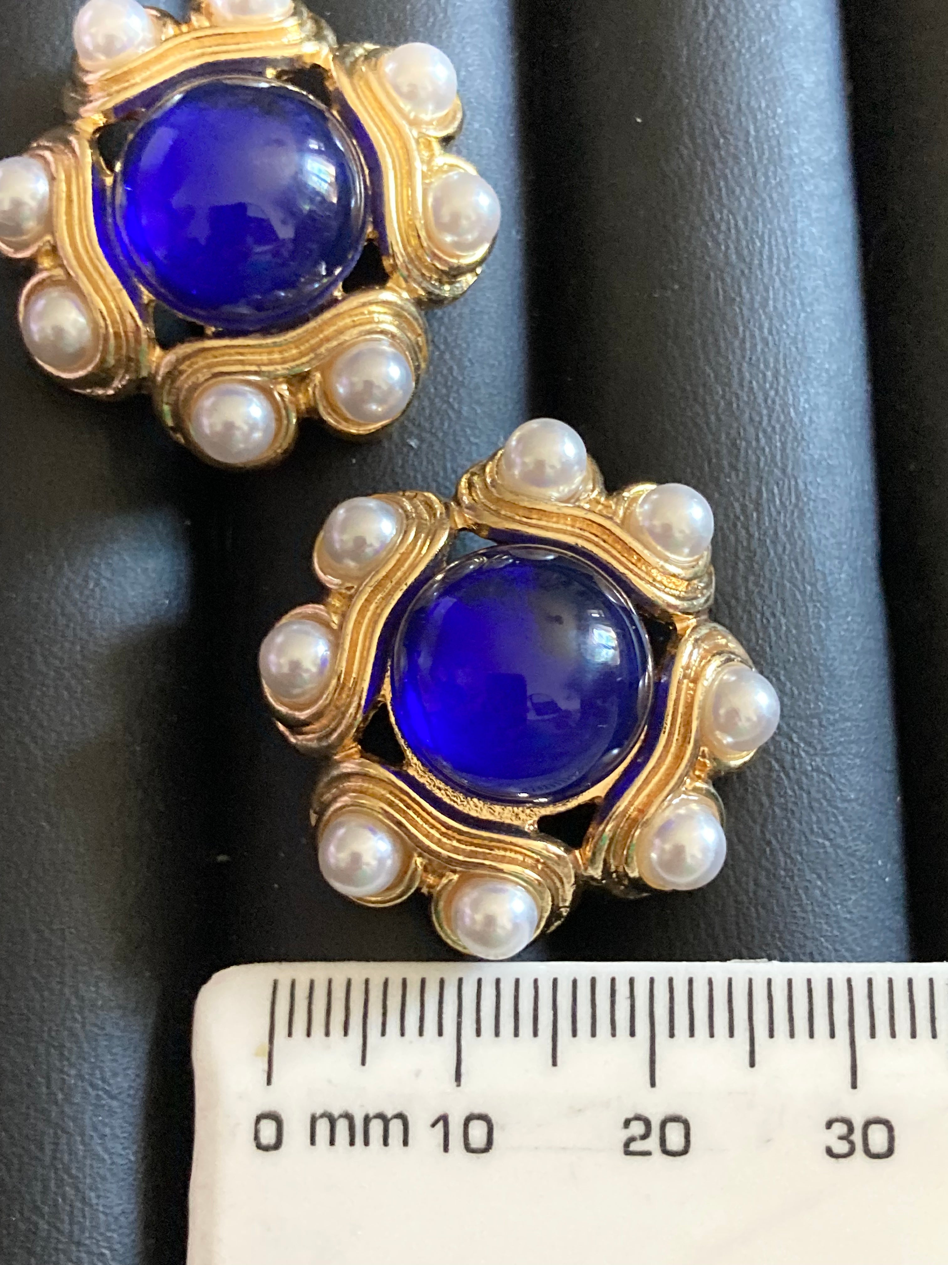 gold sapphire blue faux pearl gripoix style cabochon round pierced stud earrings