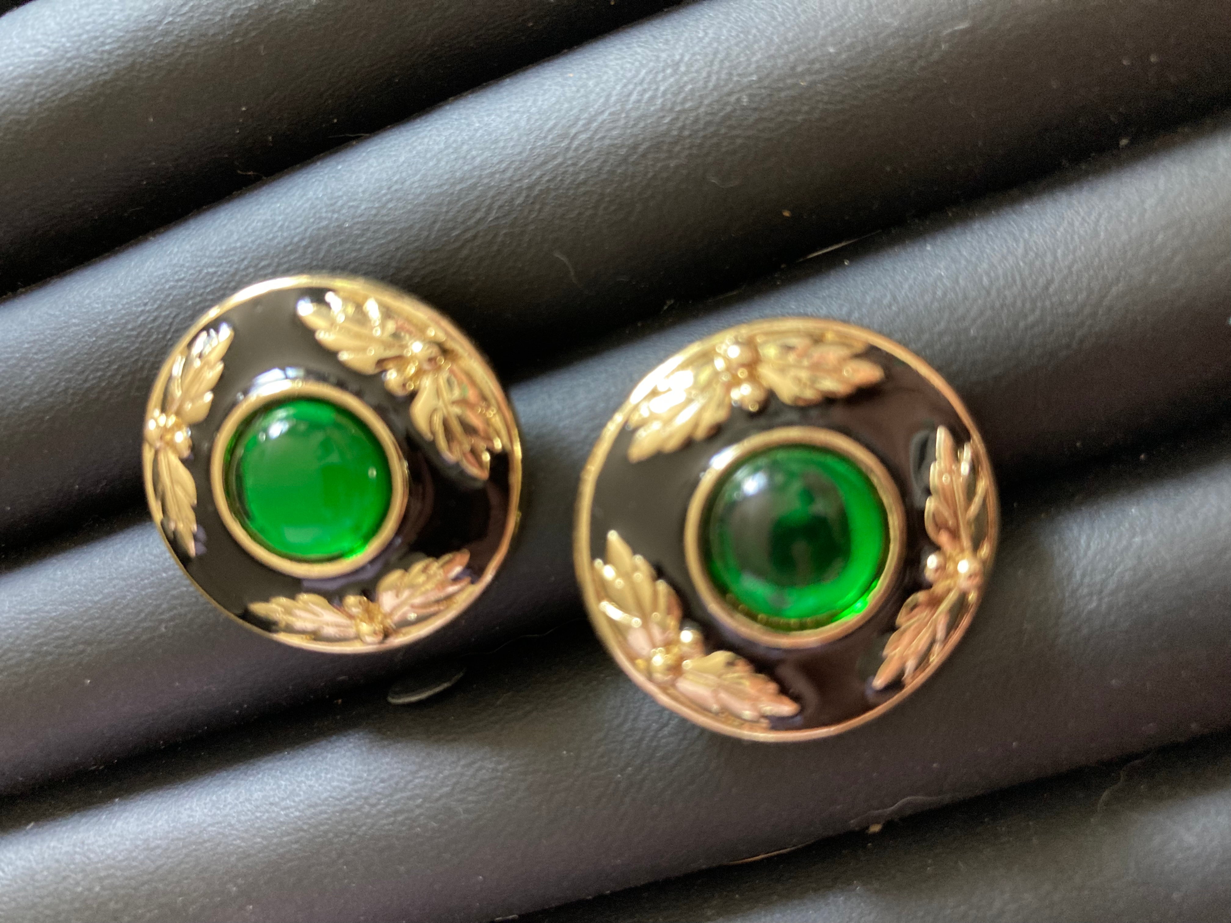 Black enamel gold emerald green gripoix style cabochon round pierced earrings