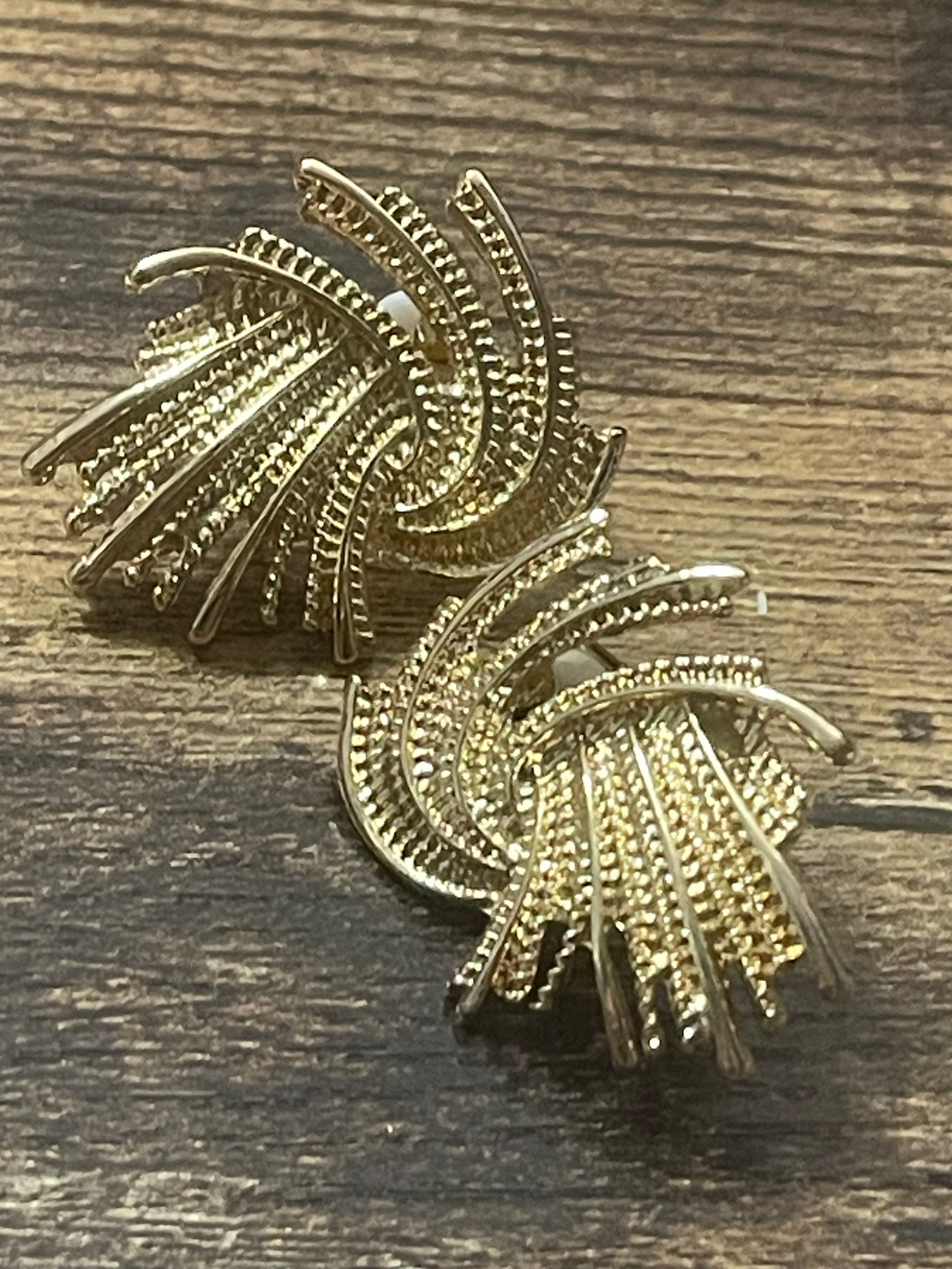 Modernist gold abstract swirl wheat sheaf clip on earrings