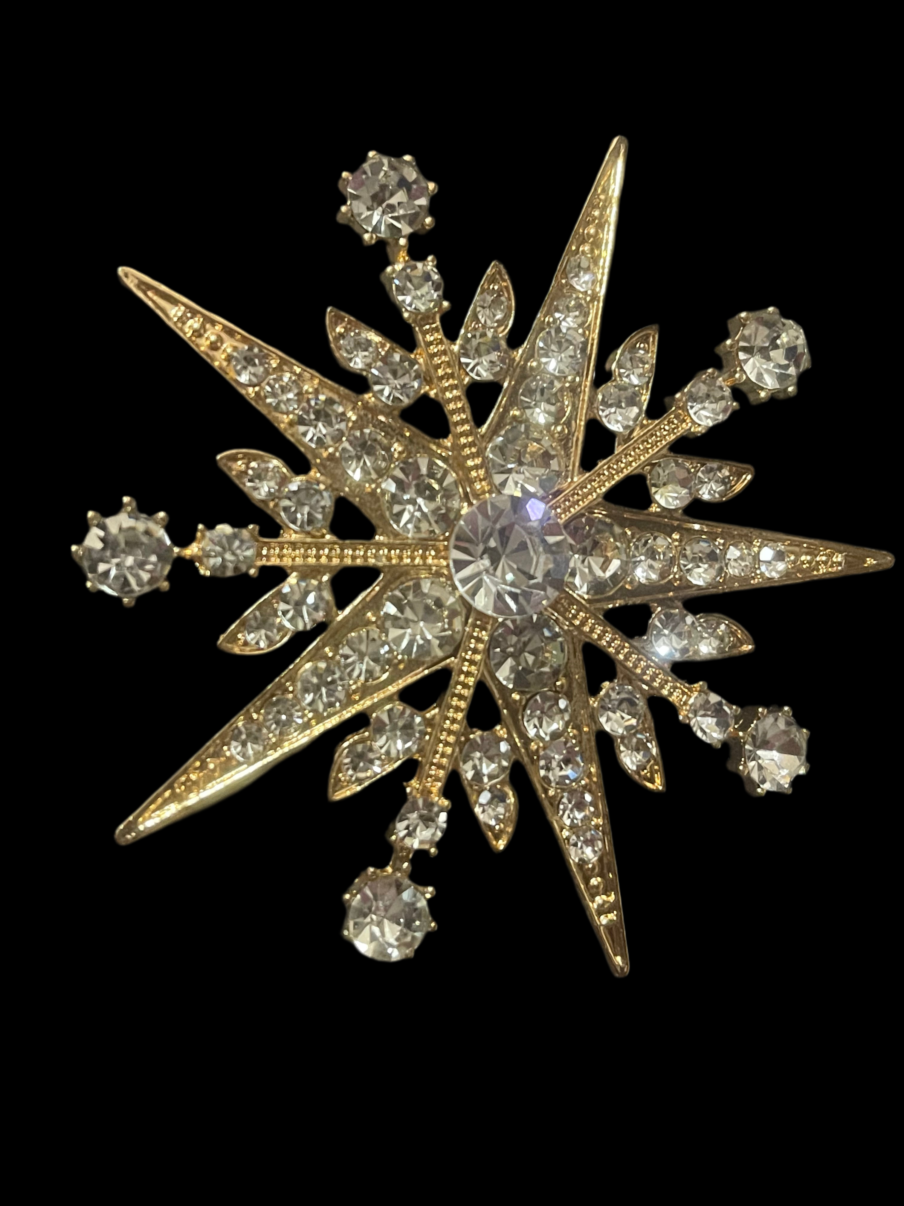 Large diamanté gold star brooch