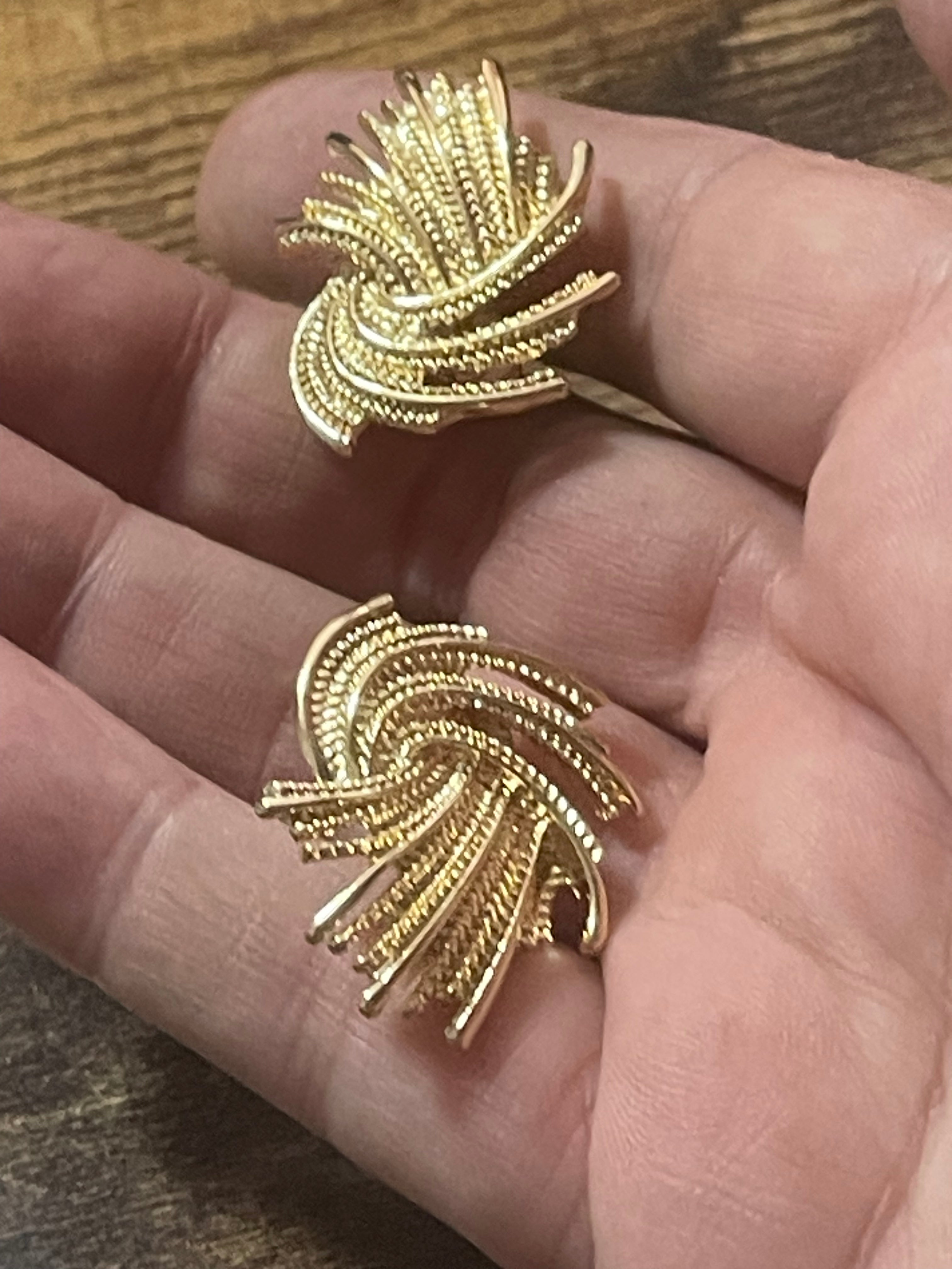 Modernist gold abstract swirl wheat sheaf clip on earrings