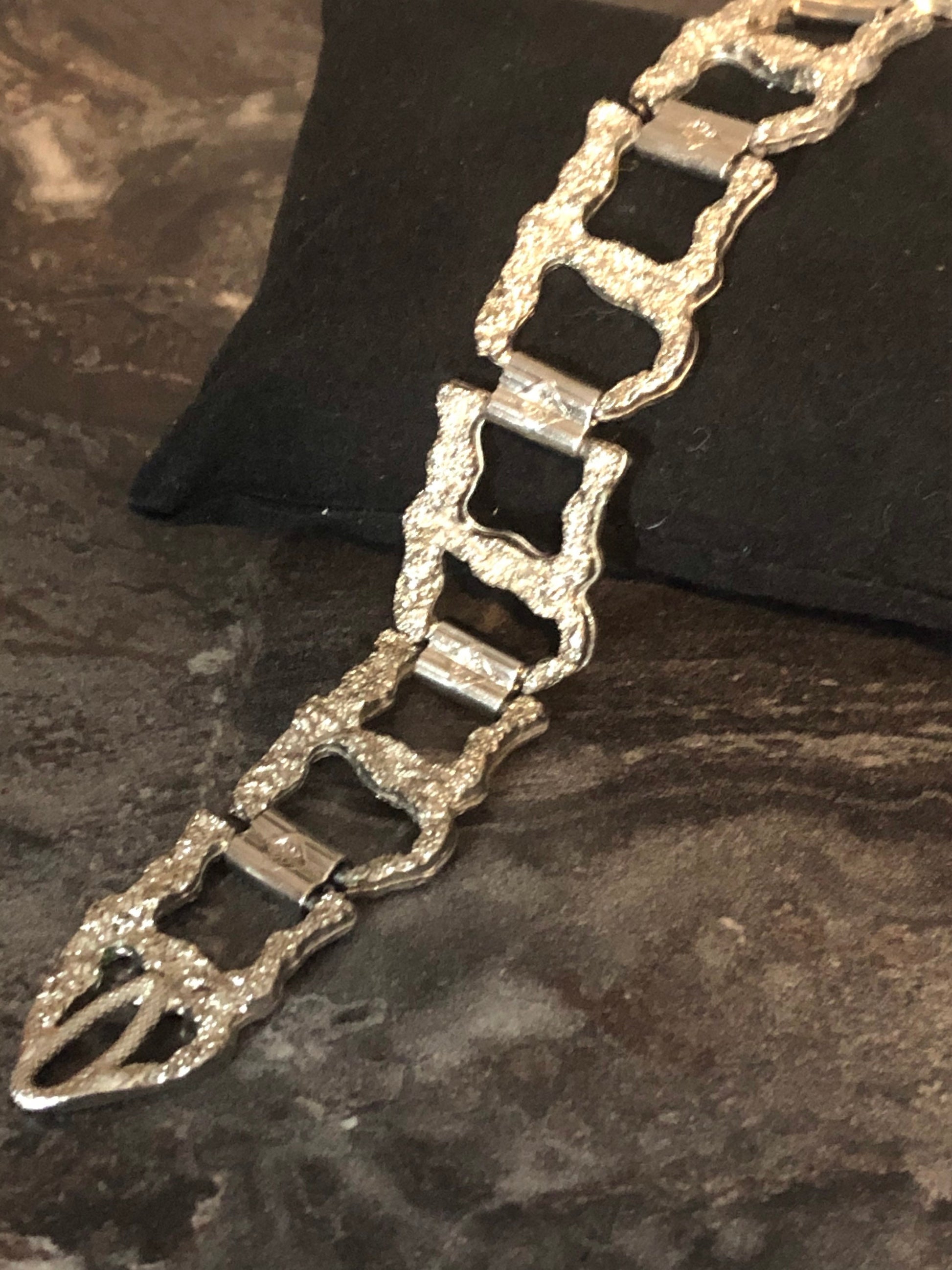 Brutalist silver tone bark textured chain link bracelet