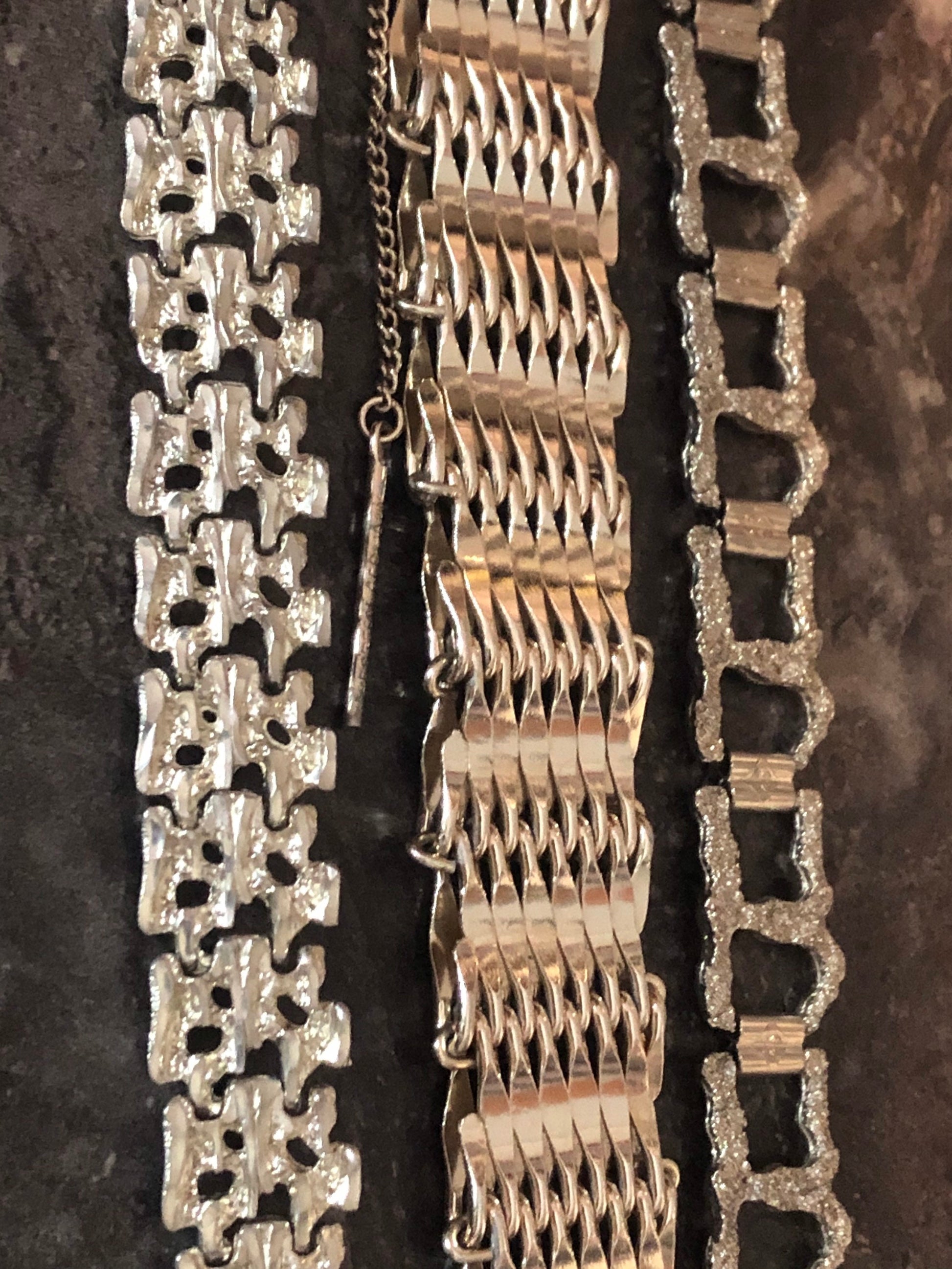 Brutalist silver tone bark textured chain link bracelet