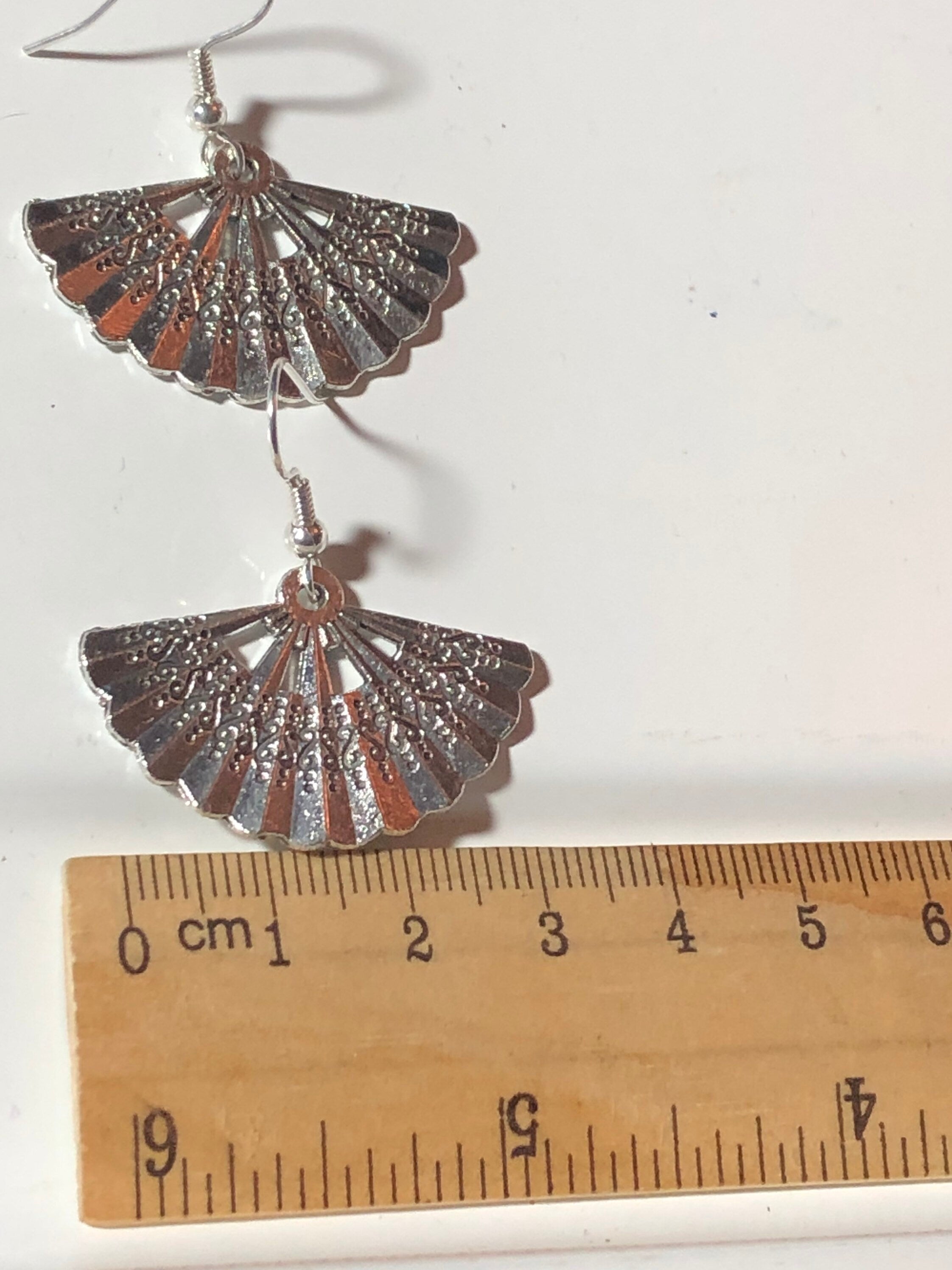 Vintage silver tone eastern  Chinese Japanese hand fan earrings pierced ears