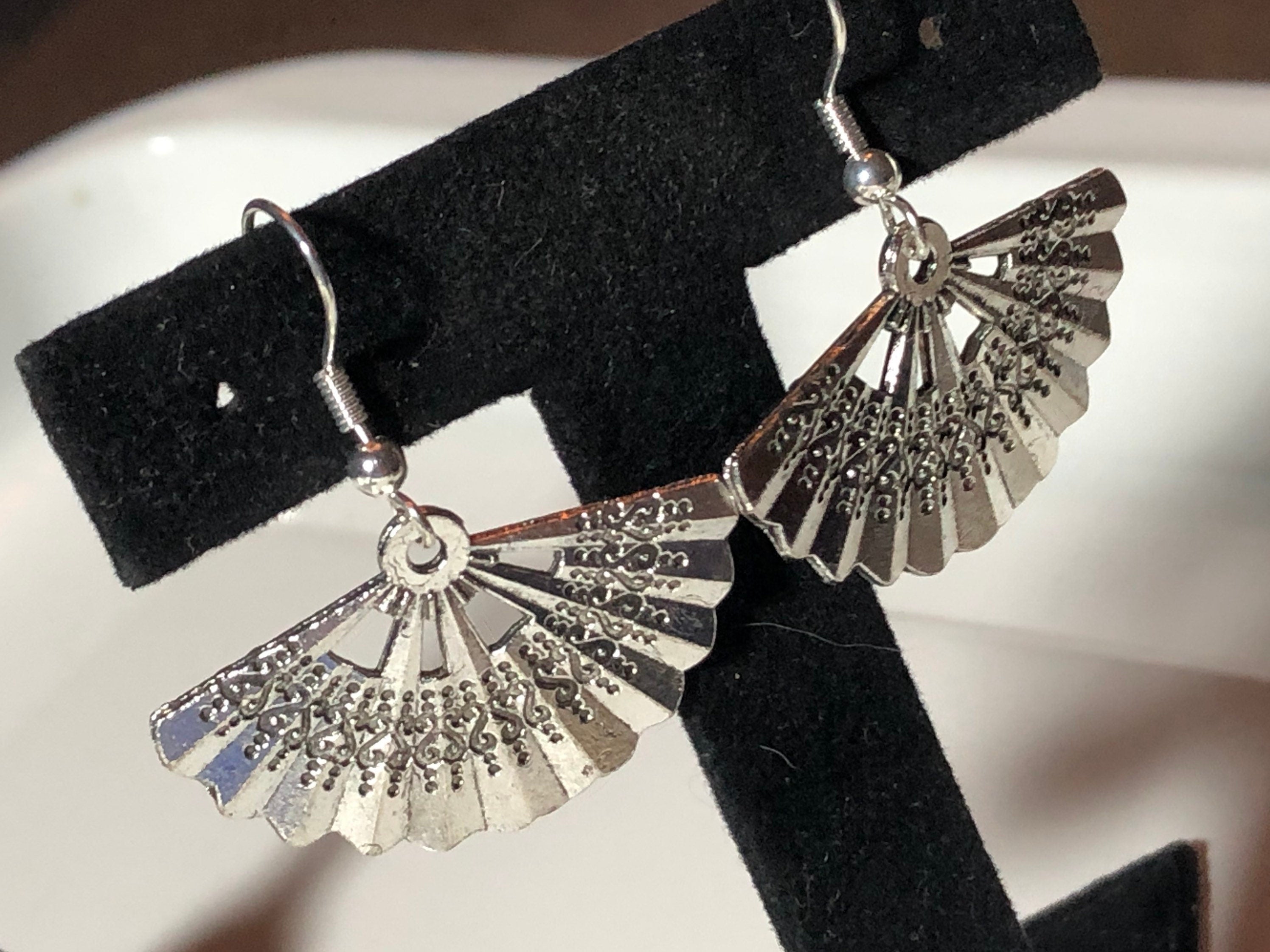 Vintage silver tone eastern  Chinese Japanese hand fan earrings pierced ears