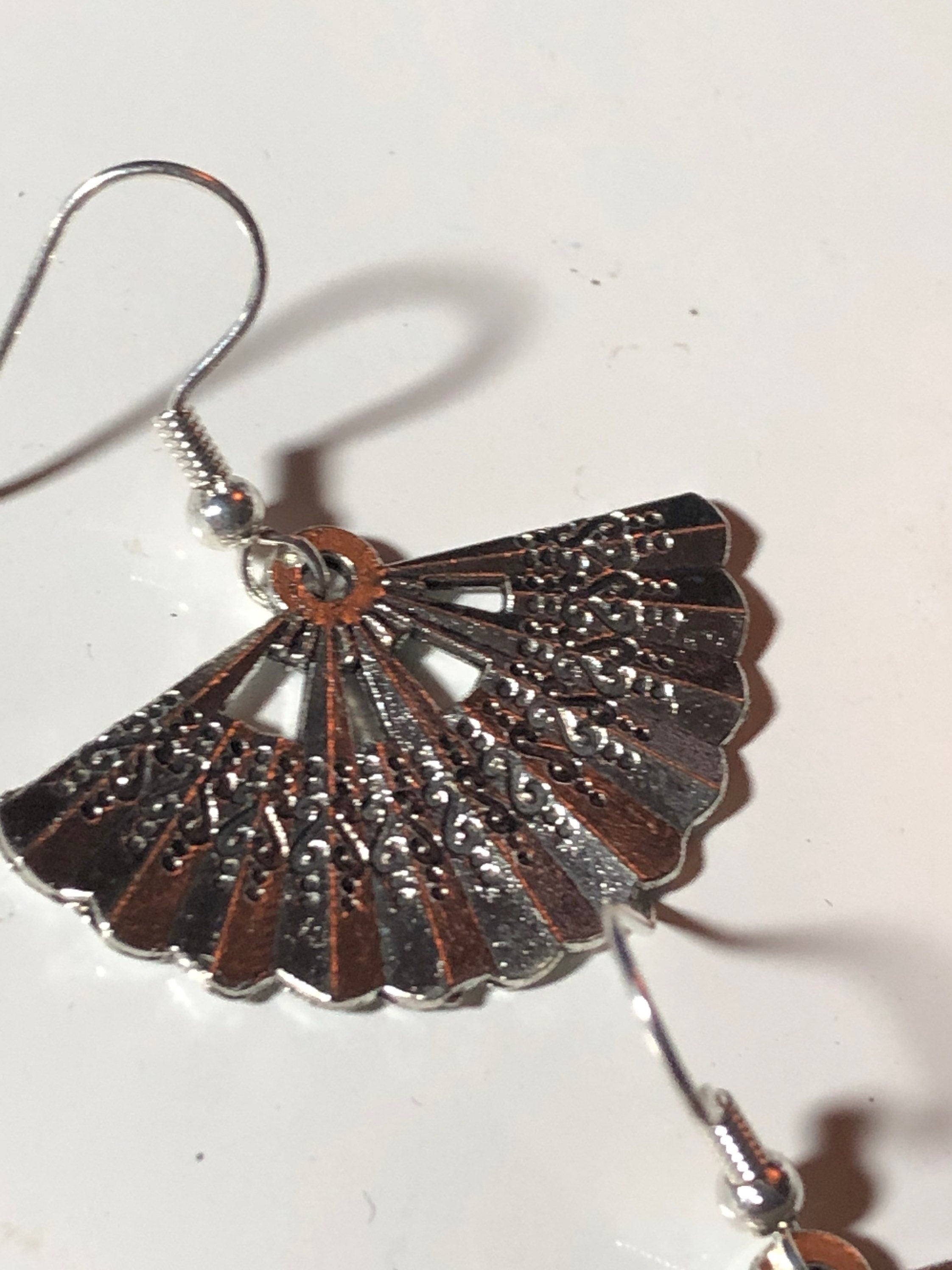 Vintage silver tone eastern  Chinese Japanese hand fan earrings pierced ears