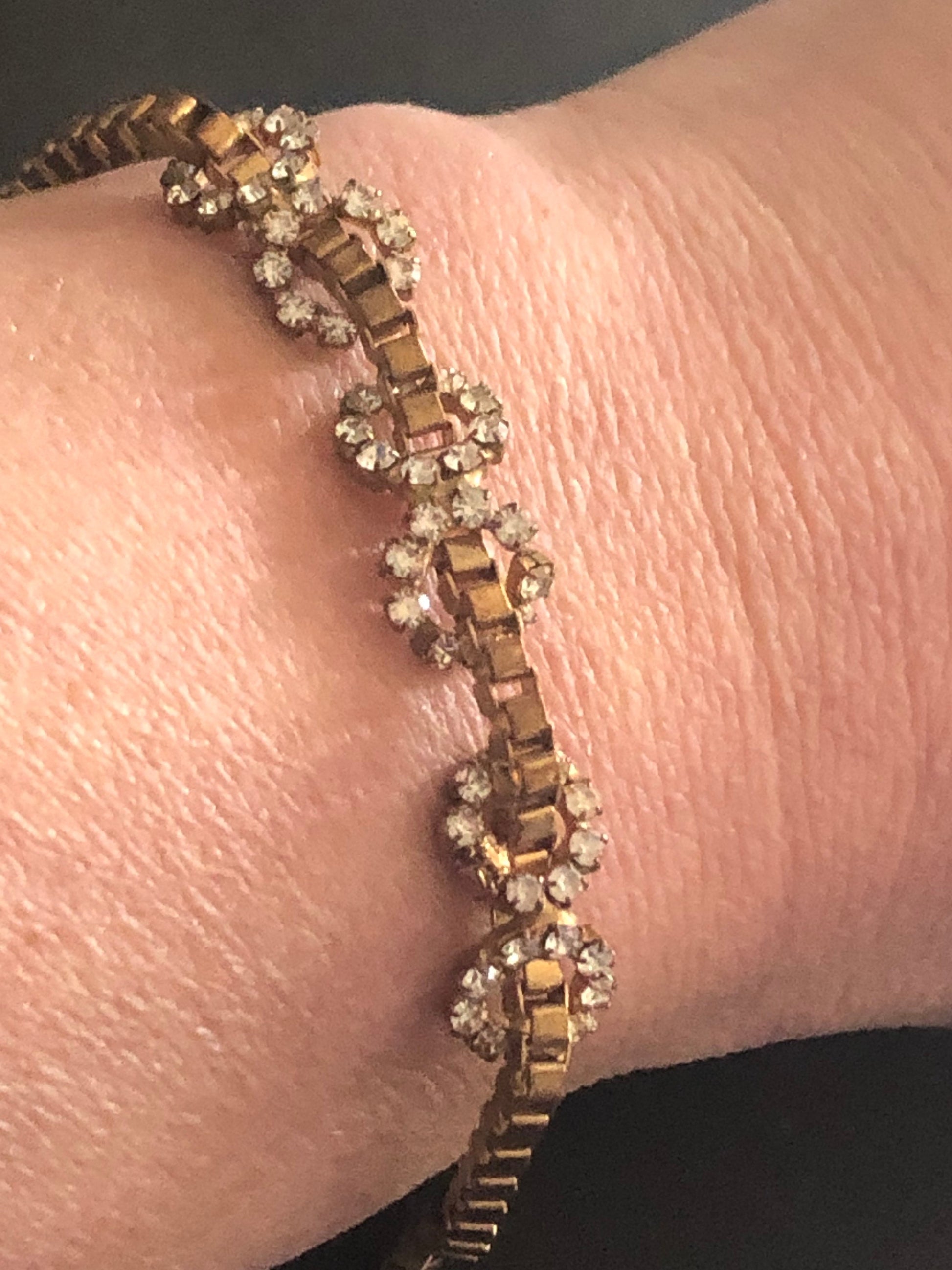Vintage 18.5cm rhinestone diamanté gold tone box chain bracelet