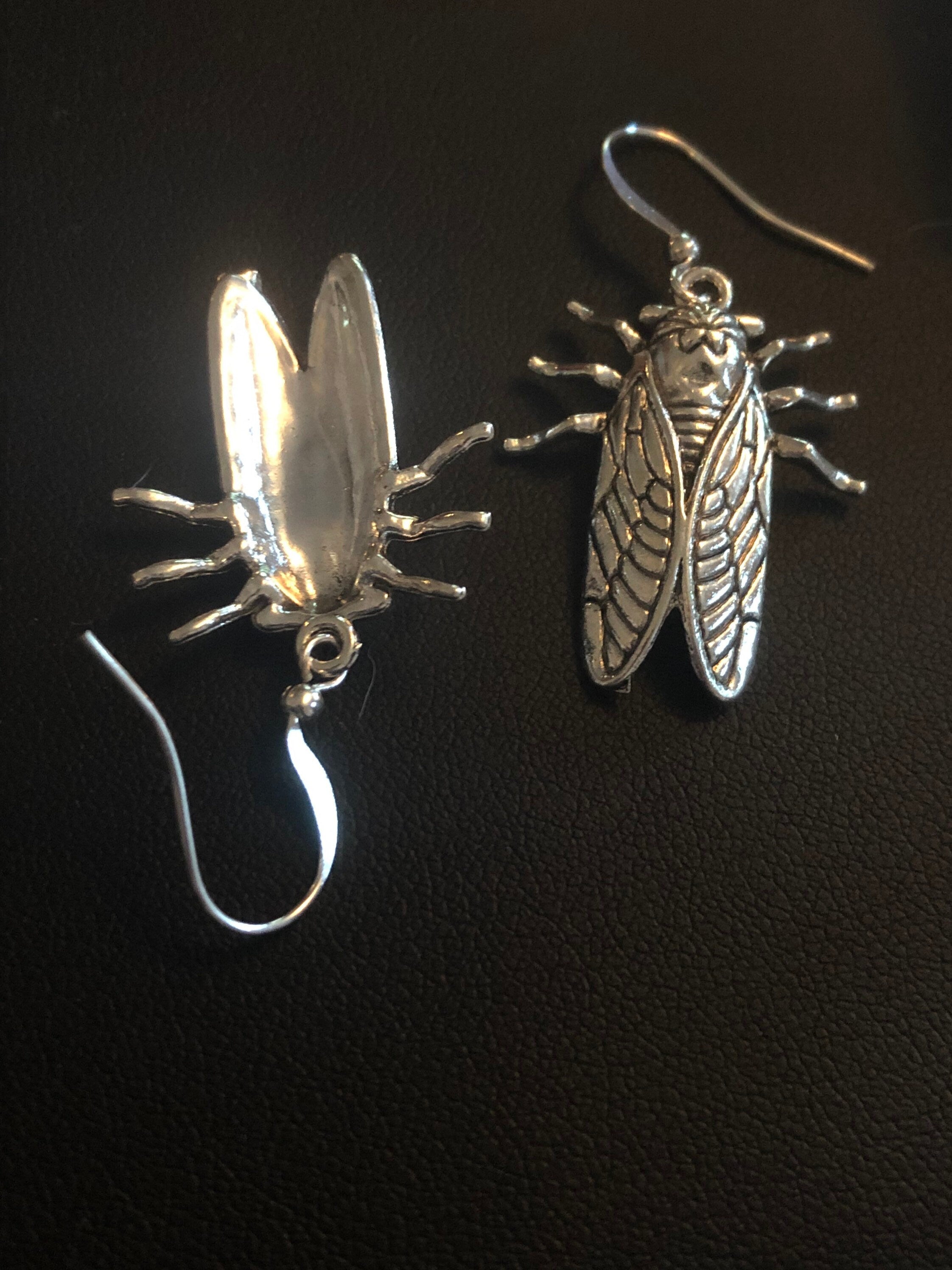 Silver tone Cicada bug insect drop earrings pierced ears