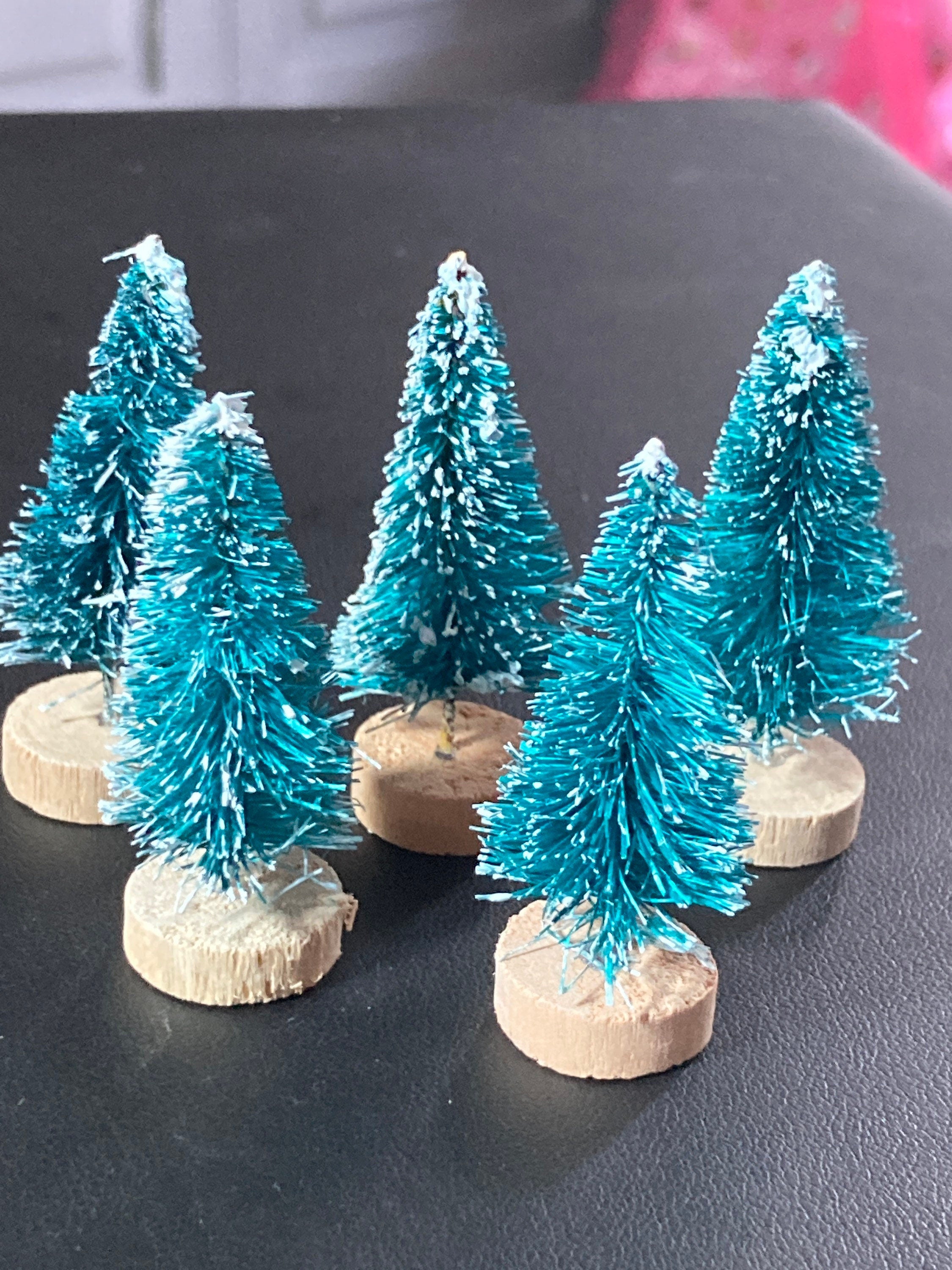 5 pieces 4cm dark green snow topped bristle brush miniature Christmas tree cake toppers decorations dolls house fairy gardens