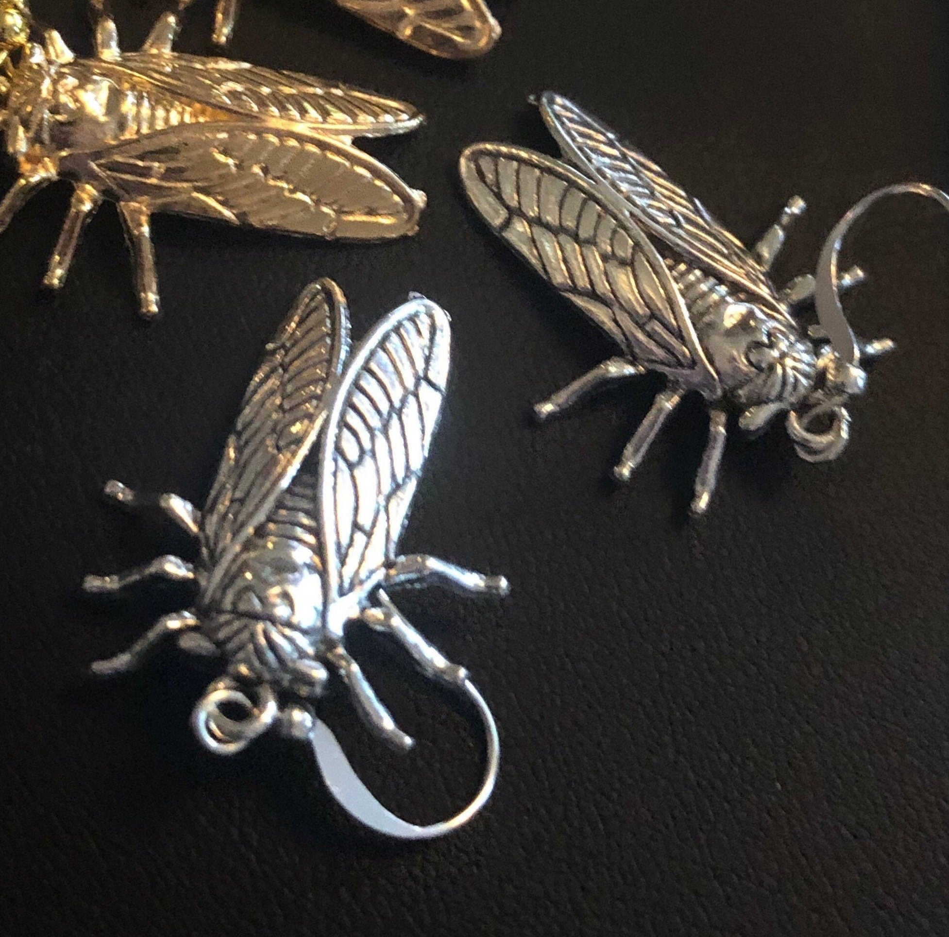 Silver tone Cicada bug insect drop earrings pierced ears