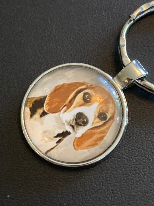 Tricolour Beagle dog silver tone keyring glass cabochon