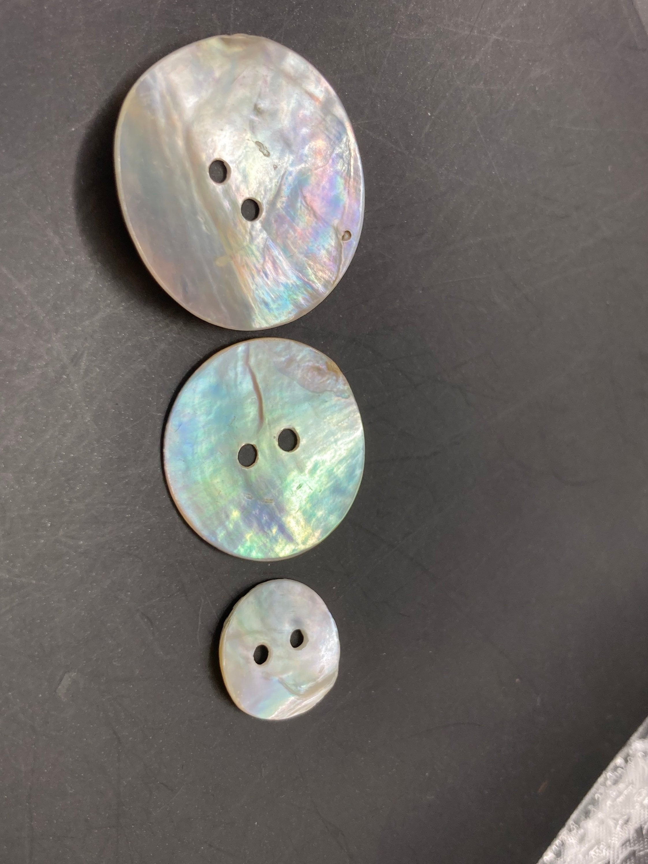 10 x 20mm large round natural MOP Mother of Pearl Buttons