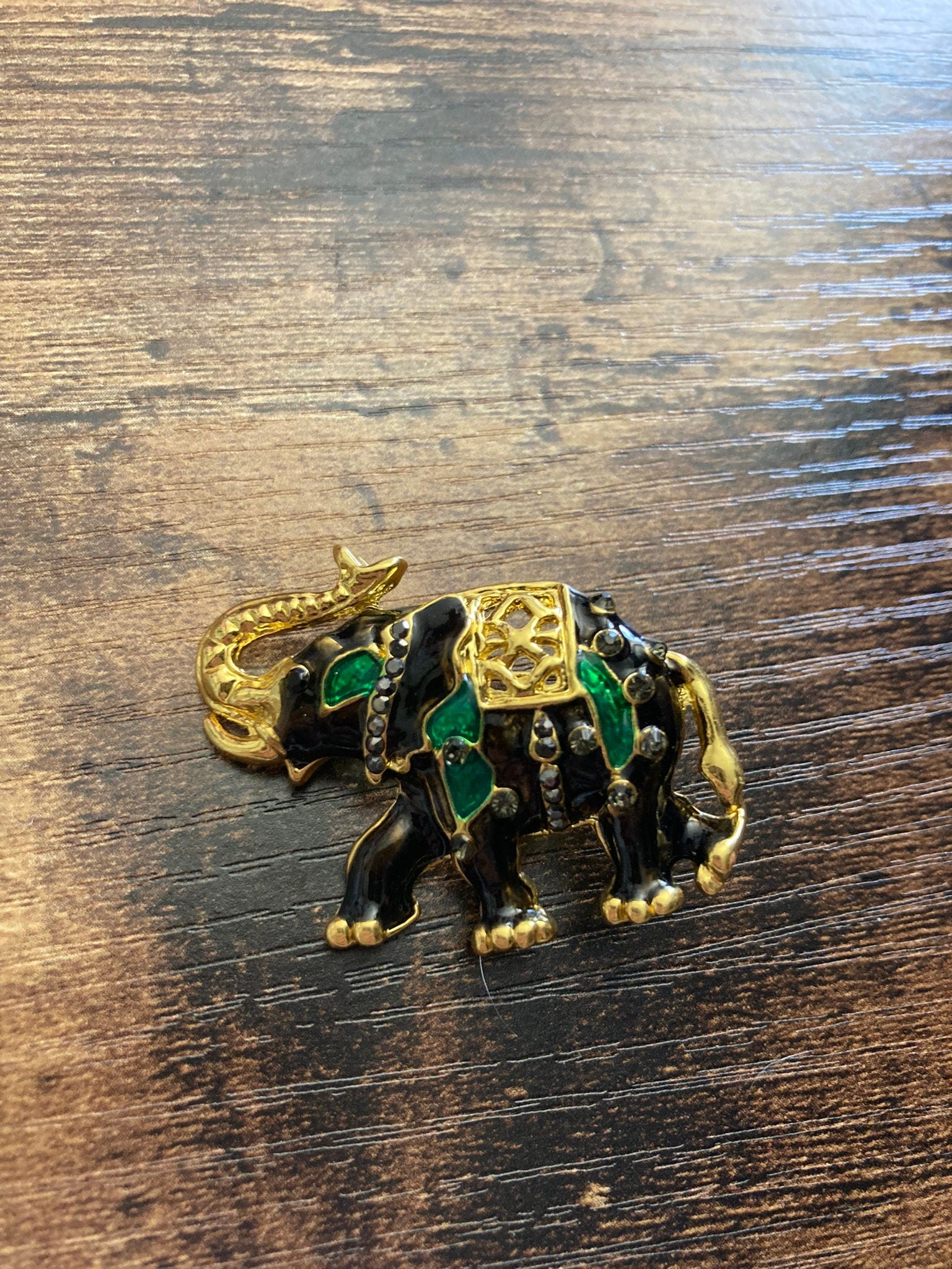 Black green enamel Indian Elephant  Brooch gold tone diamante rhinestone