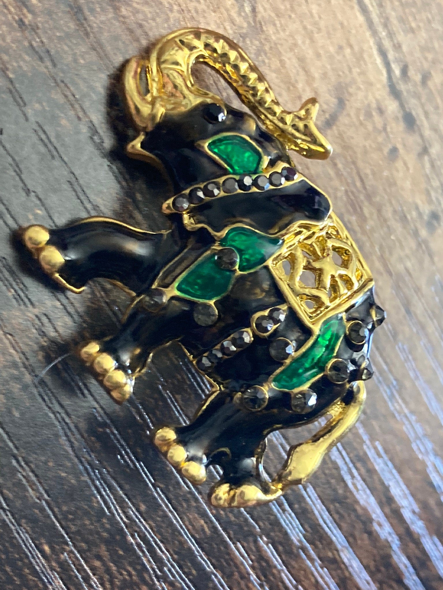 Black green enamel Indian Elephant  Brooch gold tone diamante rhinestone