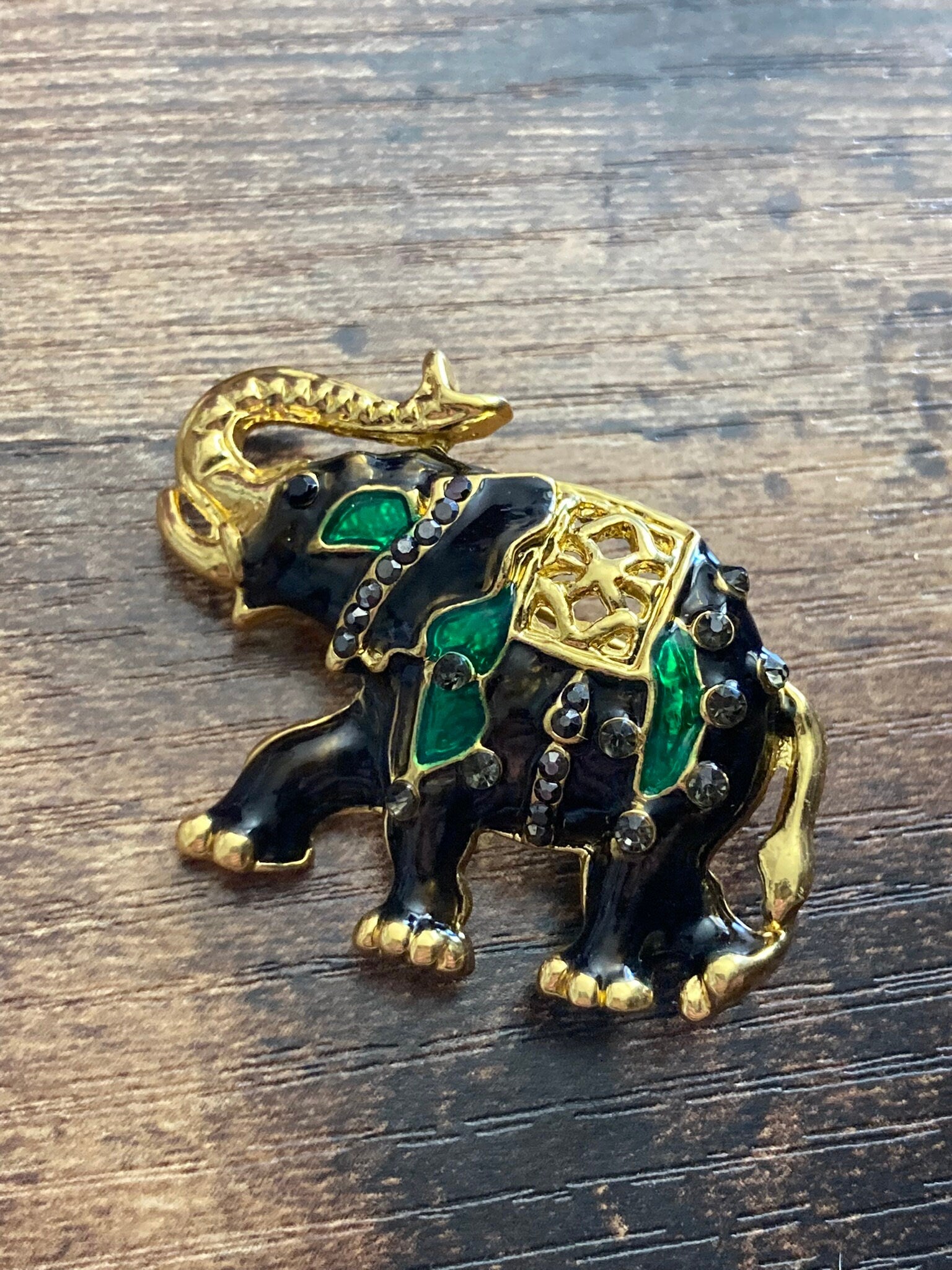 Black green enamel Indian Elephant  Brooch gold tone diamante rhinestone