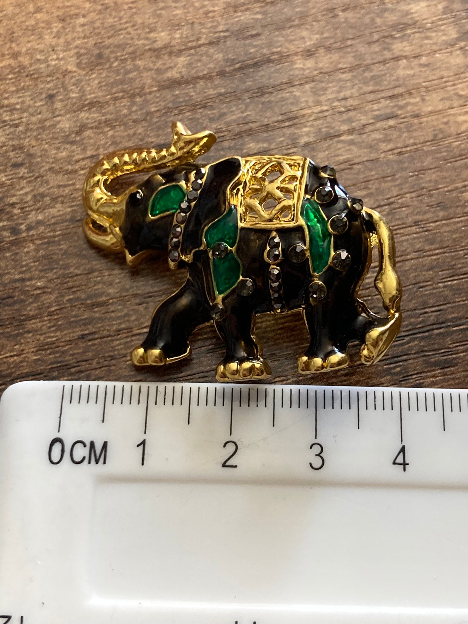 Black green enamel Indian Elephant  Brooch gold tone diamante rhinestone