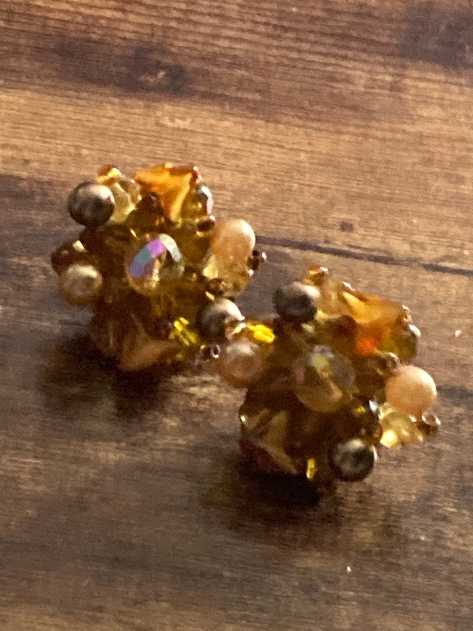 Vintage orange brown plastic chip beaded Cluster Clip On Earrings