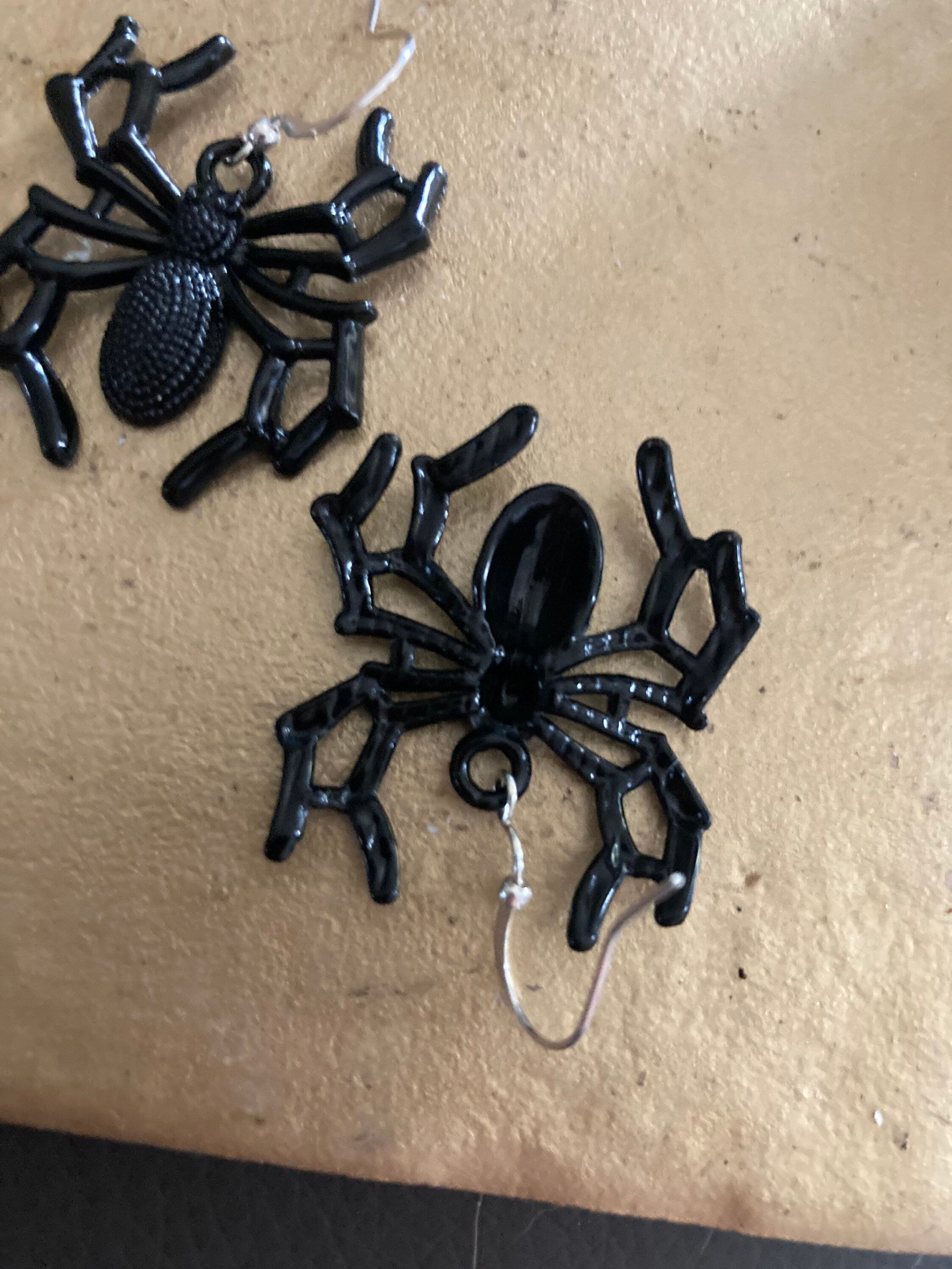 Xl large Novelty silver tone 3D black metal oversized SPIDER drop earrings for pierced ears! Halloween