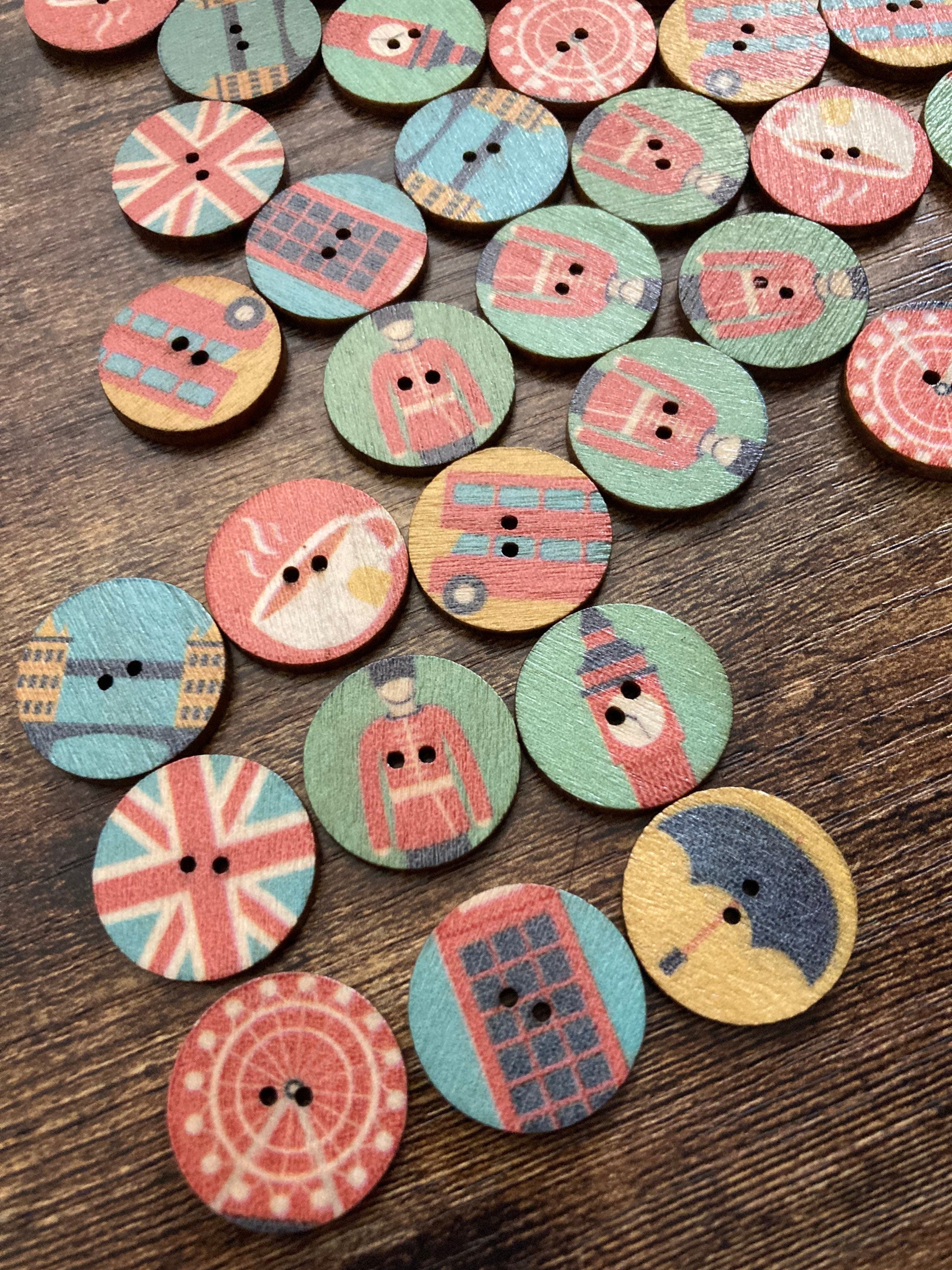 Pack of 50, 20mm round wooden buttons London landmarks Union Jack