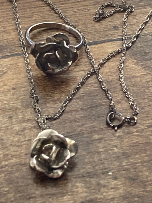 925 Sterling silver rose size N dress ring with matching pendant on 44cm fine silver chain jewellery set