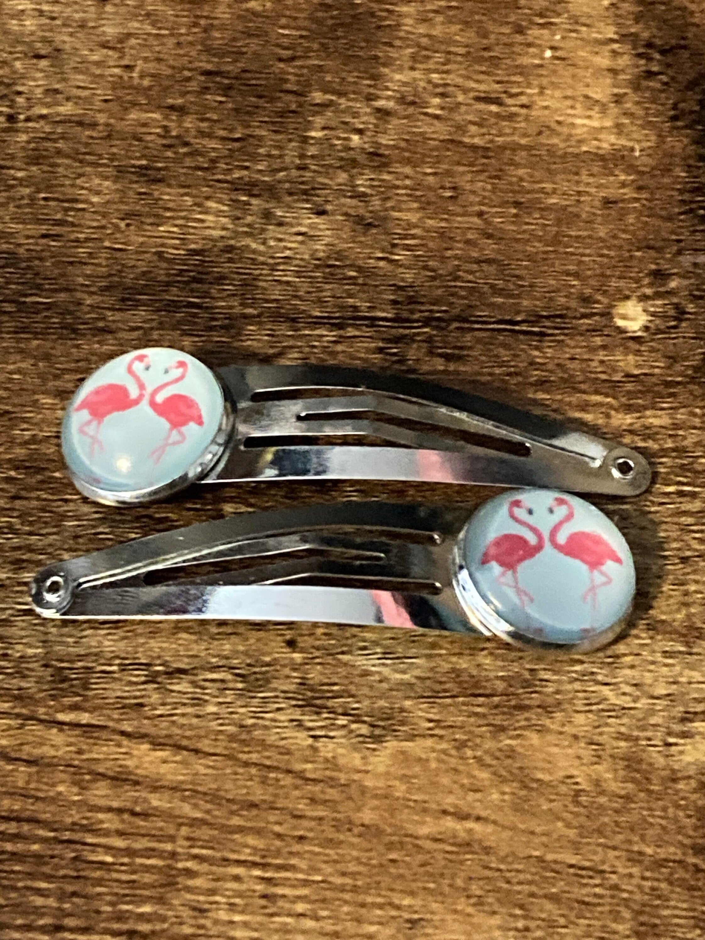 Kissing flamingo hair clips silver tone snap lock