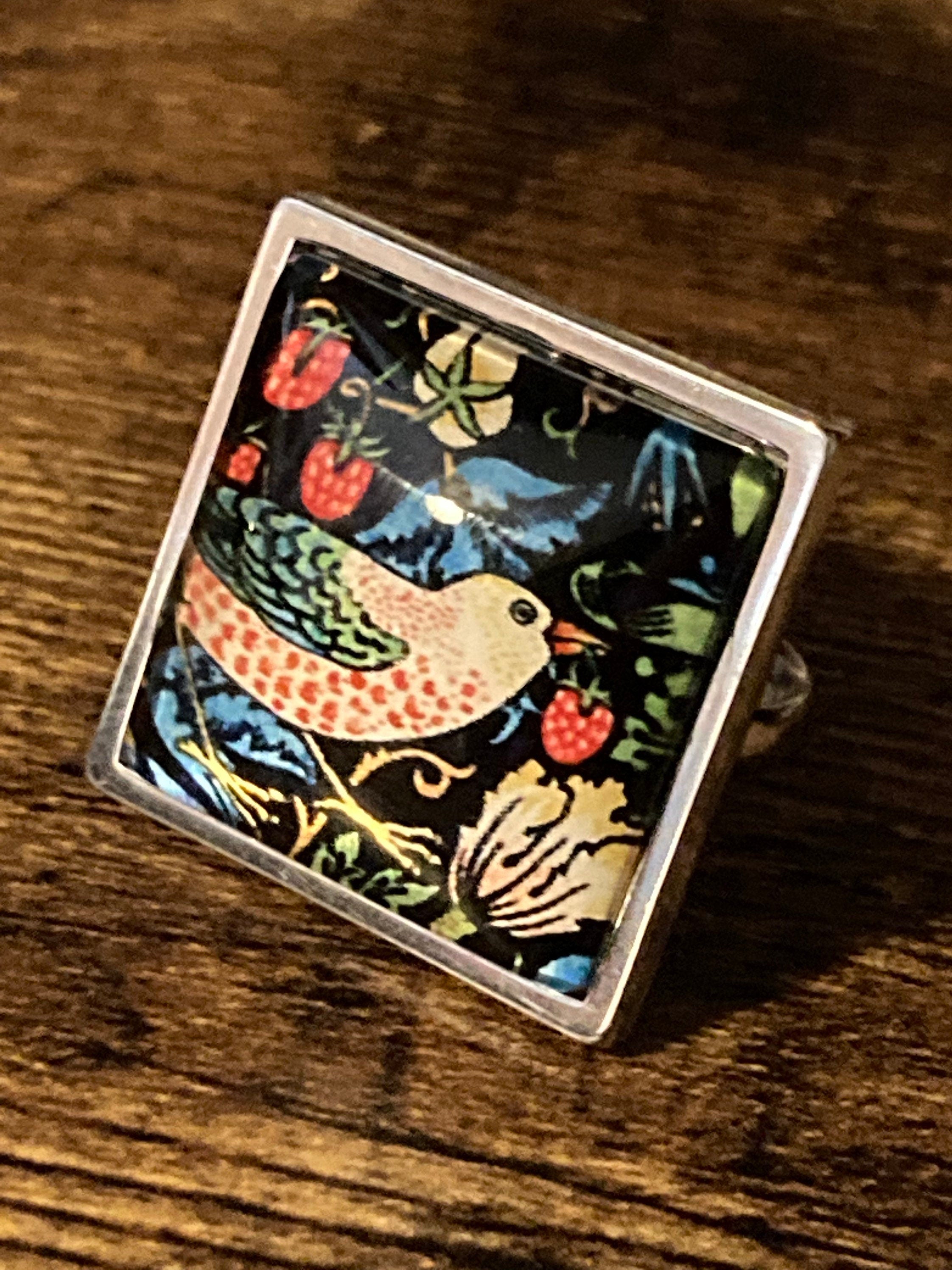 William Morris print STRAWBERRY THIEF square glass ring adjustable