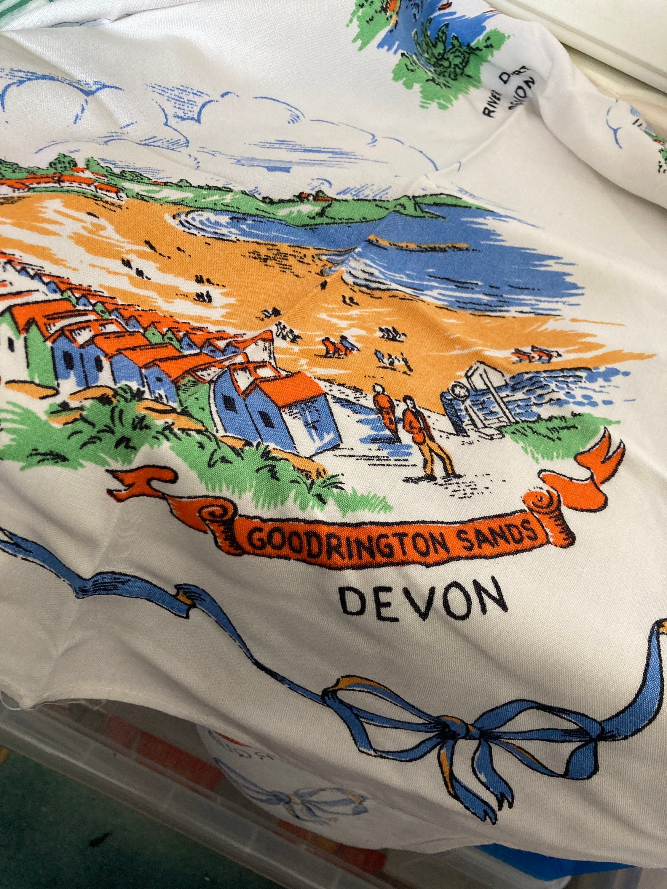 Devon Souvenir tourist tablecloth white 32 inch square vintage retro Devonshire