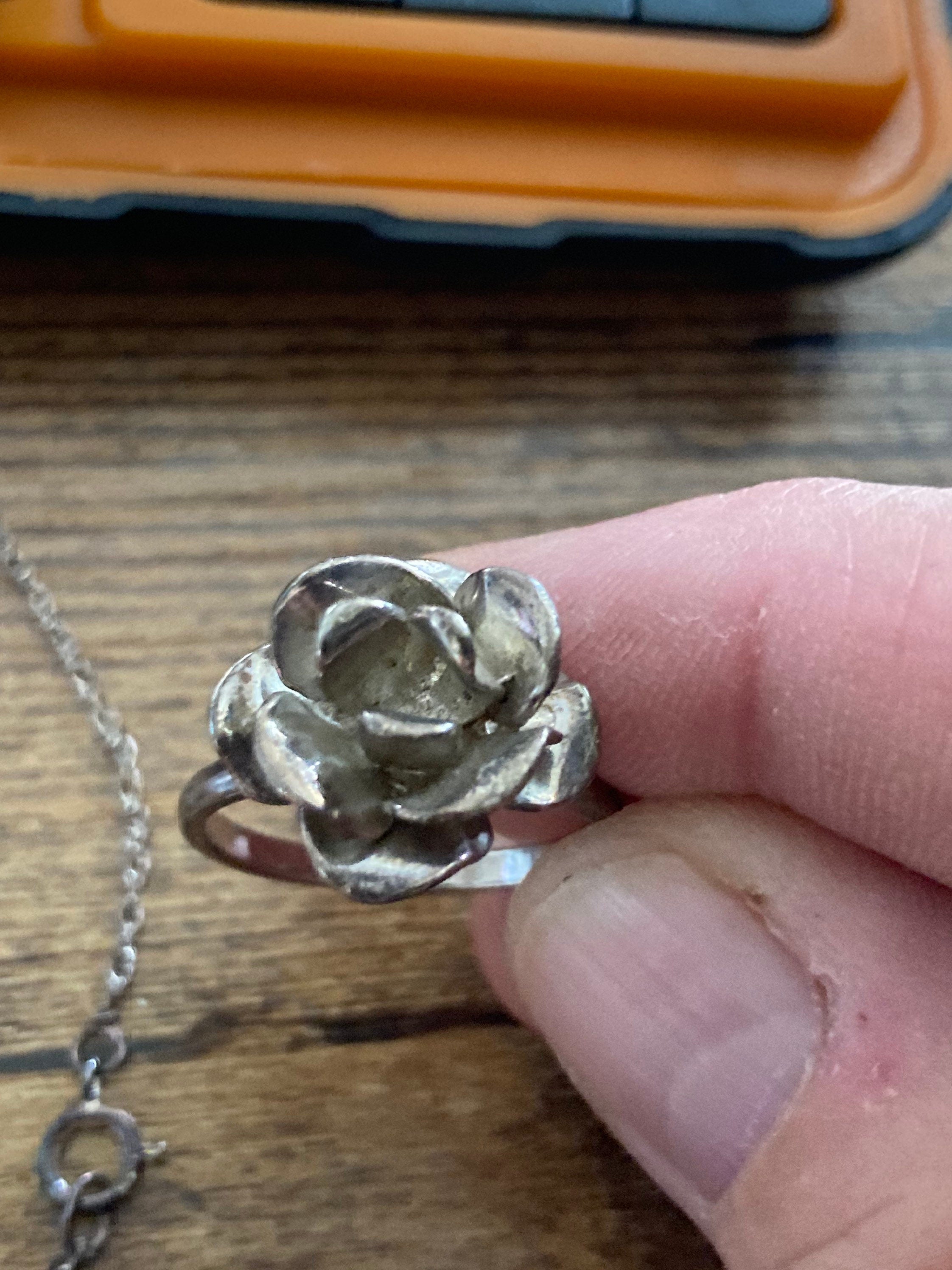 925 Sterling silver rose size N dress ring with matching pendant on 44cm fine silver chain jewellery set