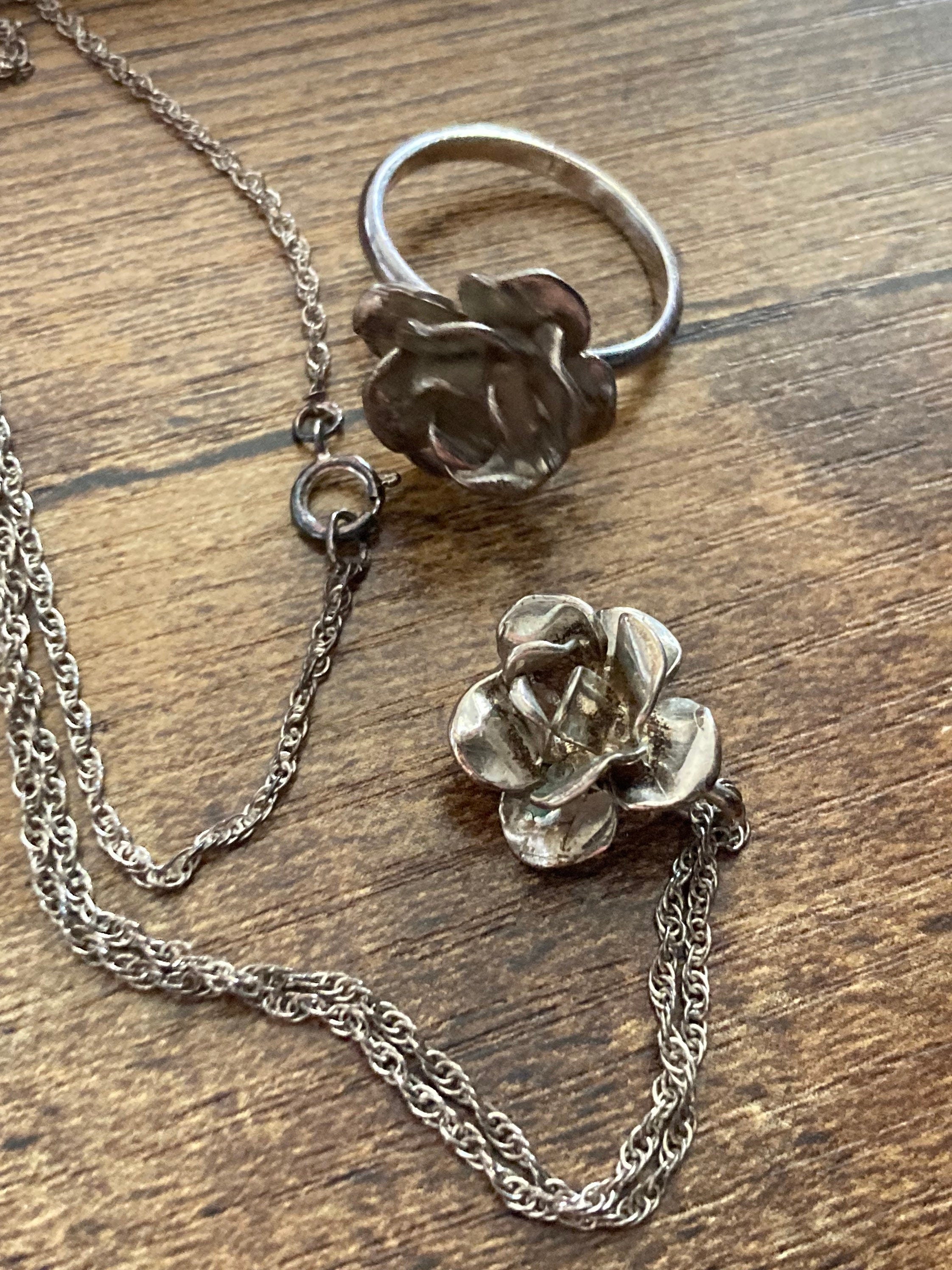 925 Sterling silver rose size N dress ring with matching pendant on 44cm fine silver chain jewellery set