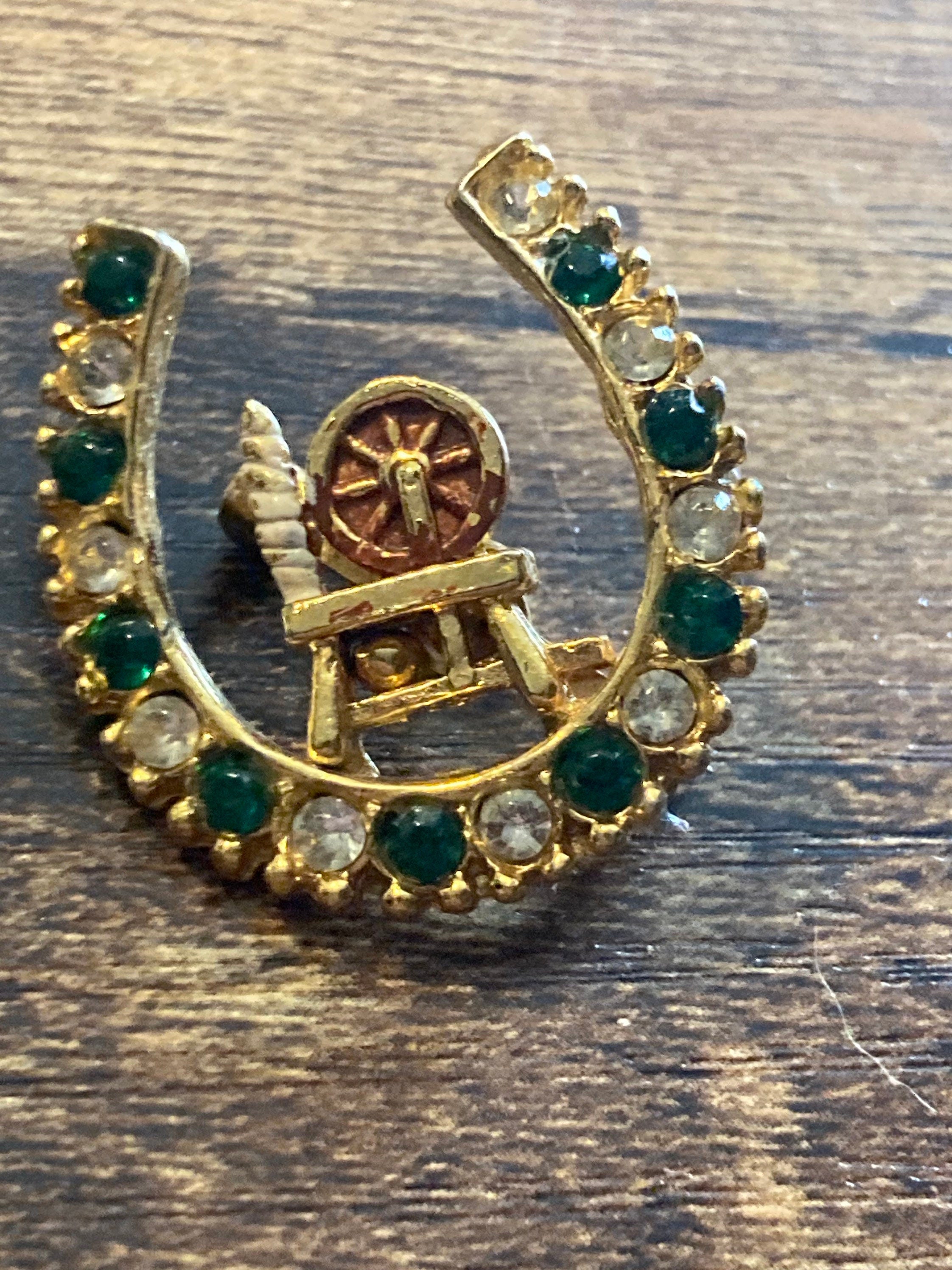 spinning wheel Vintage lucky horseshoe clear green diamanté gold brooch