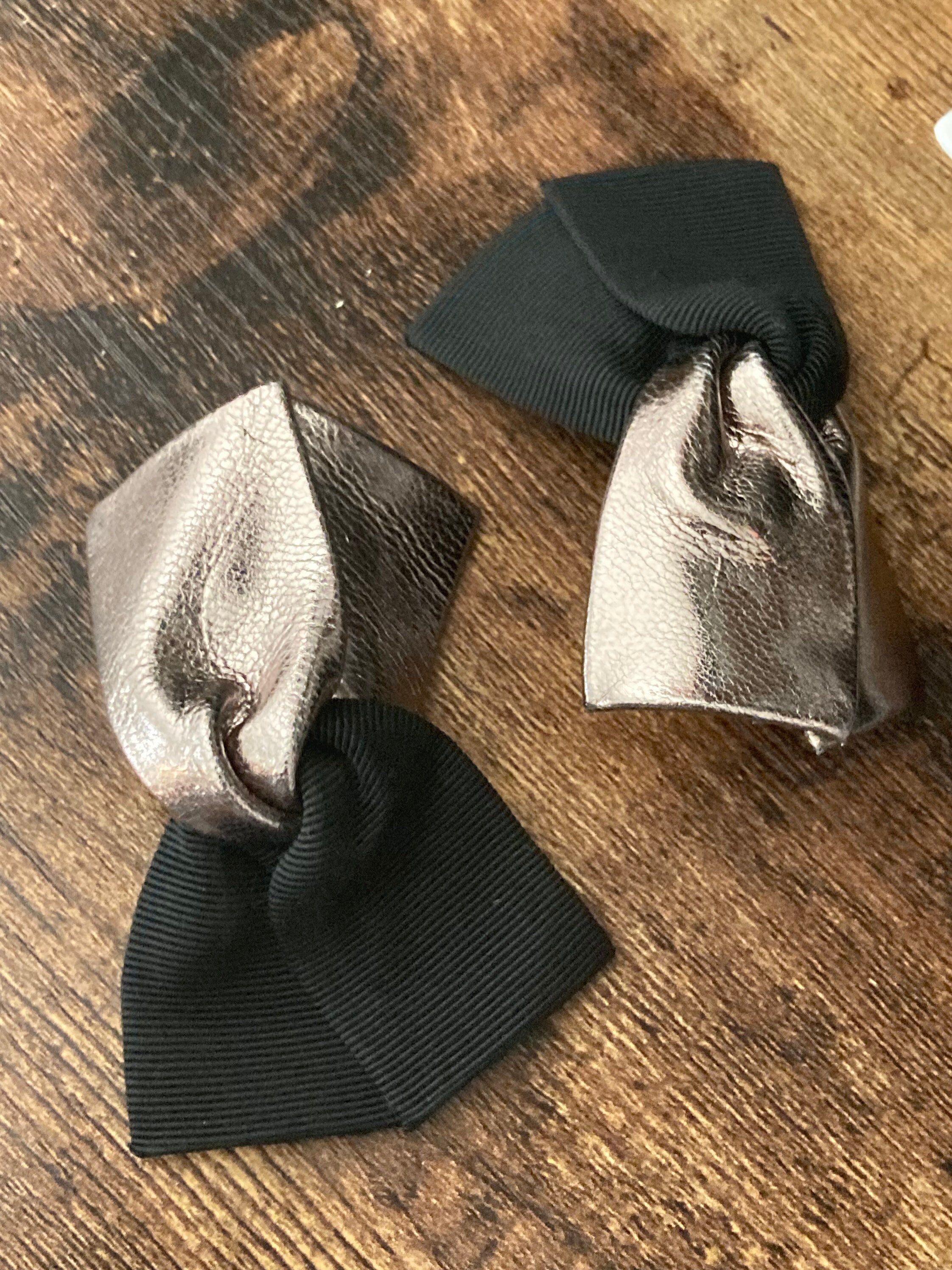 grosgrain high quality pair of BOW shoe clips gold tone Pewter black