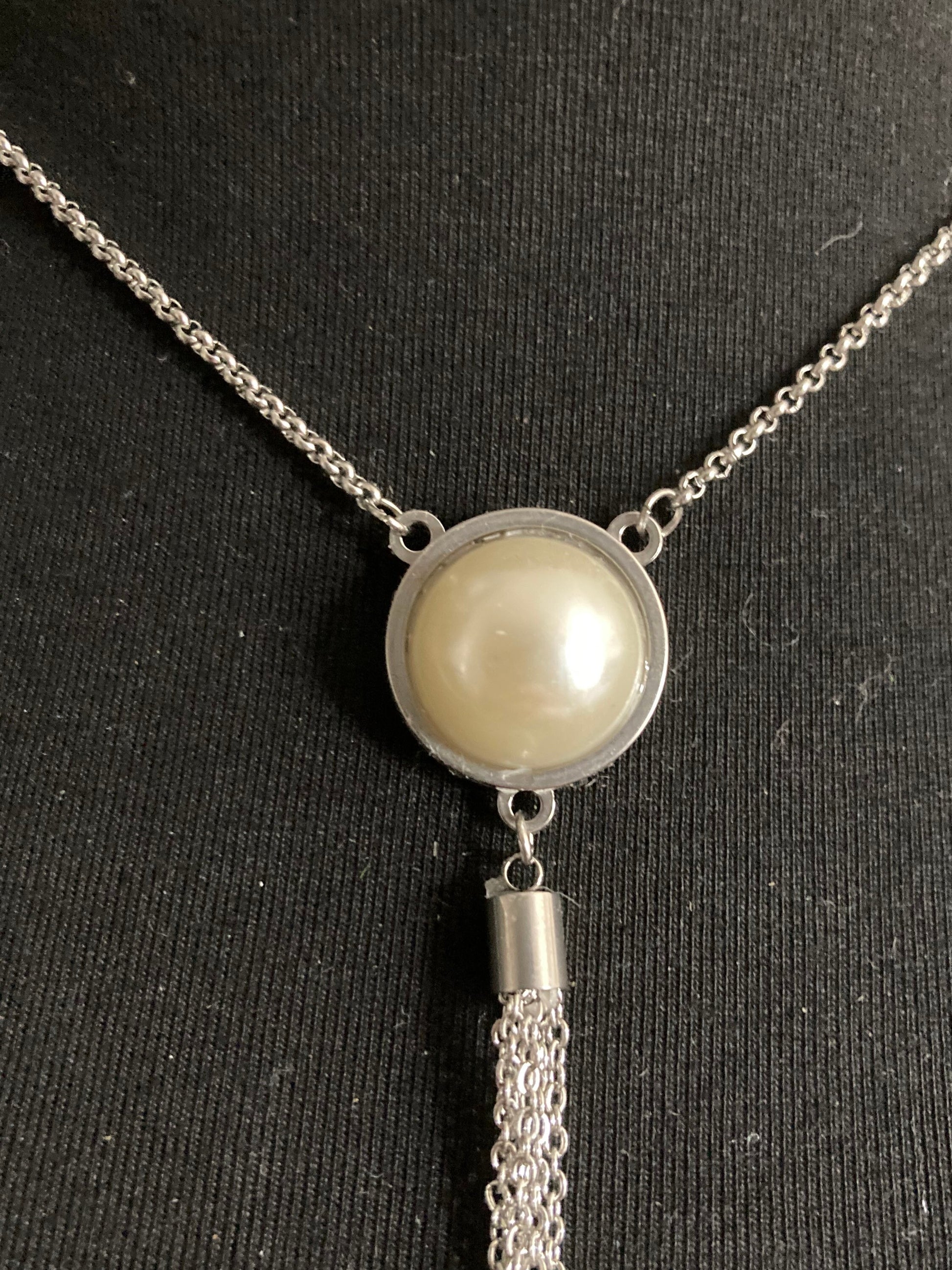 faux plastic Pearl silver tone tassel lariat necklace