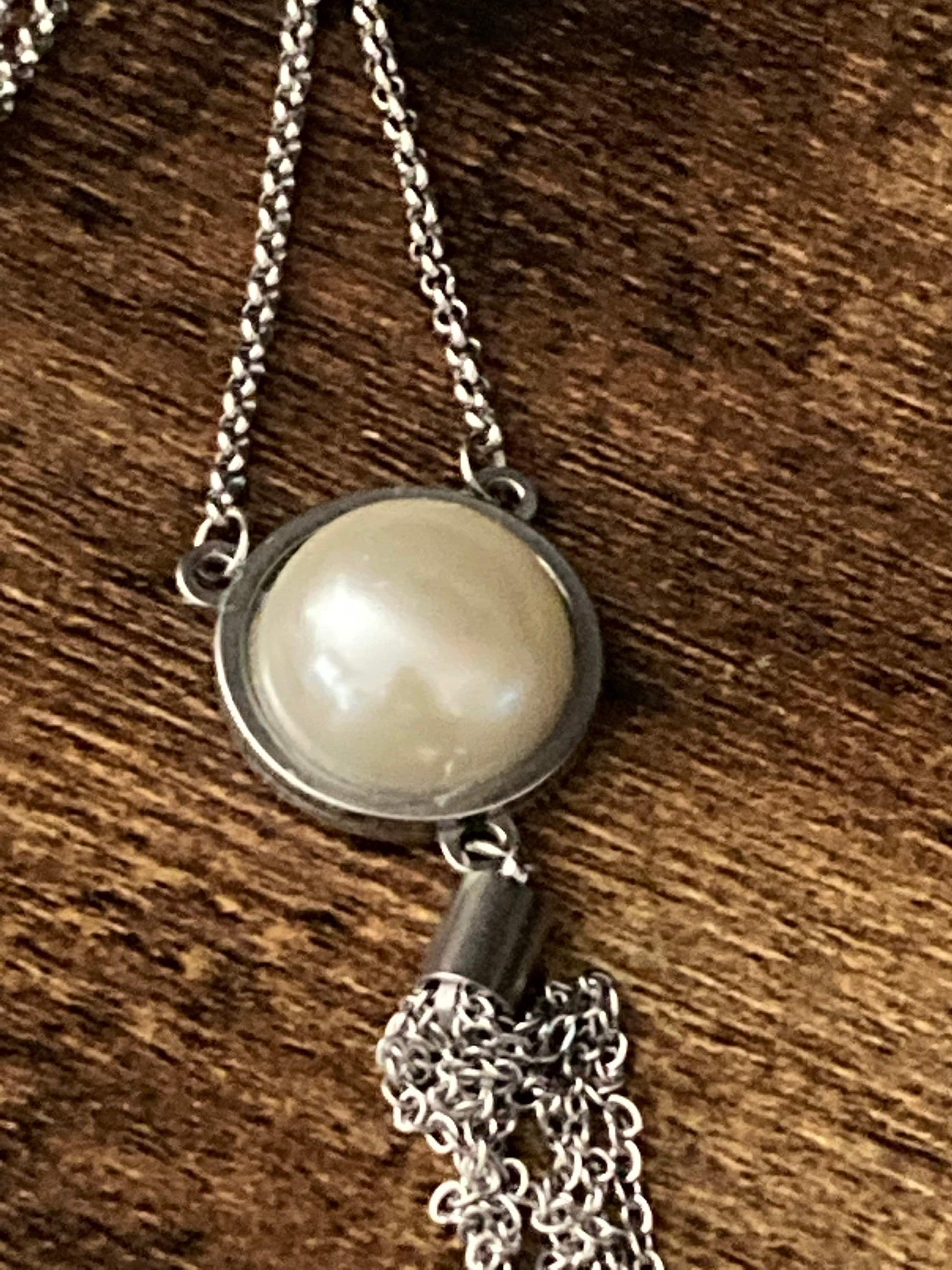faux plastic Pearl silver tone tassel lariat necklace