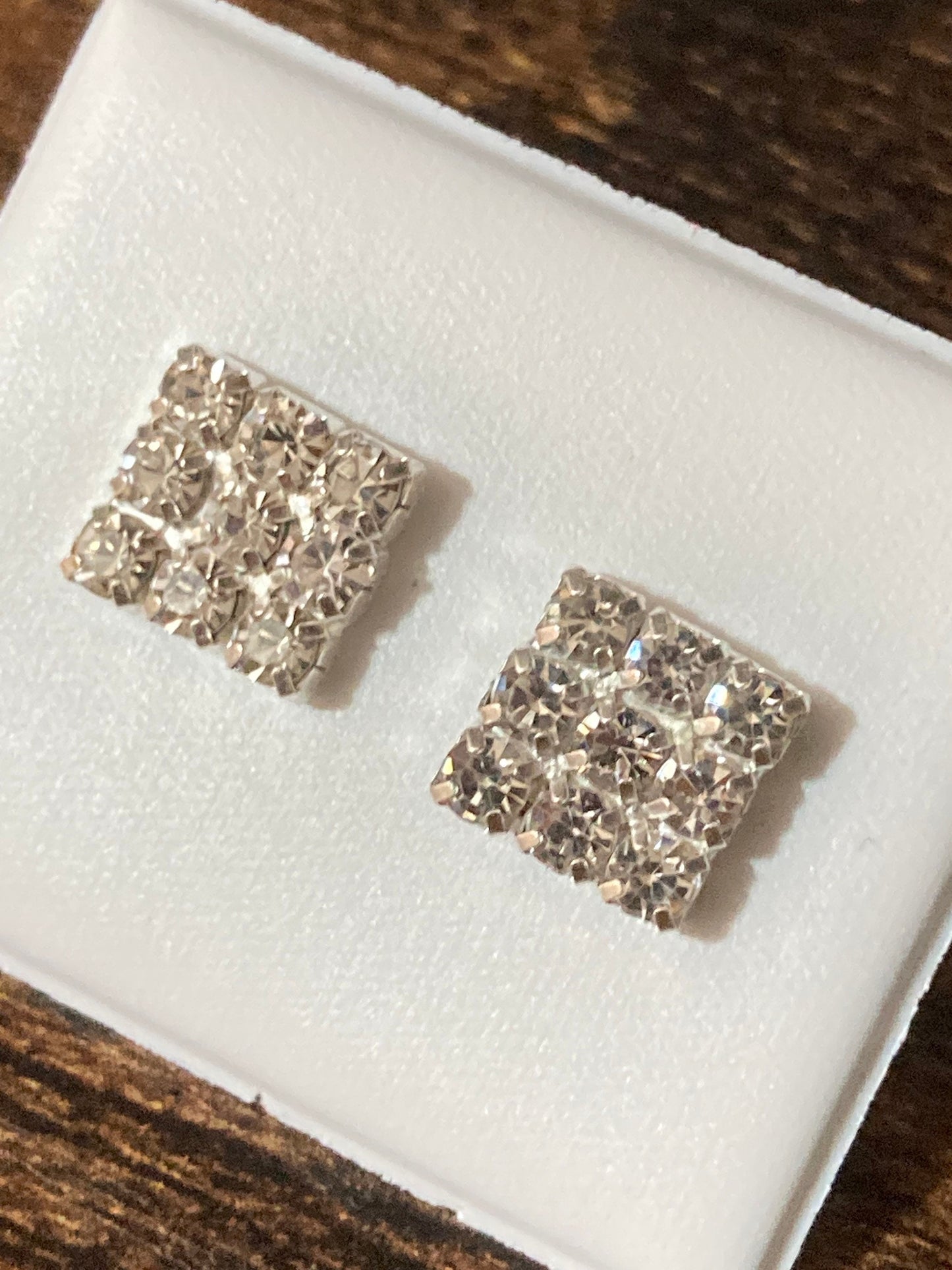 Very sparkly Plain square 8mm clear crystal diamanté stud earrings silver plated